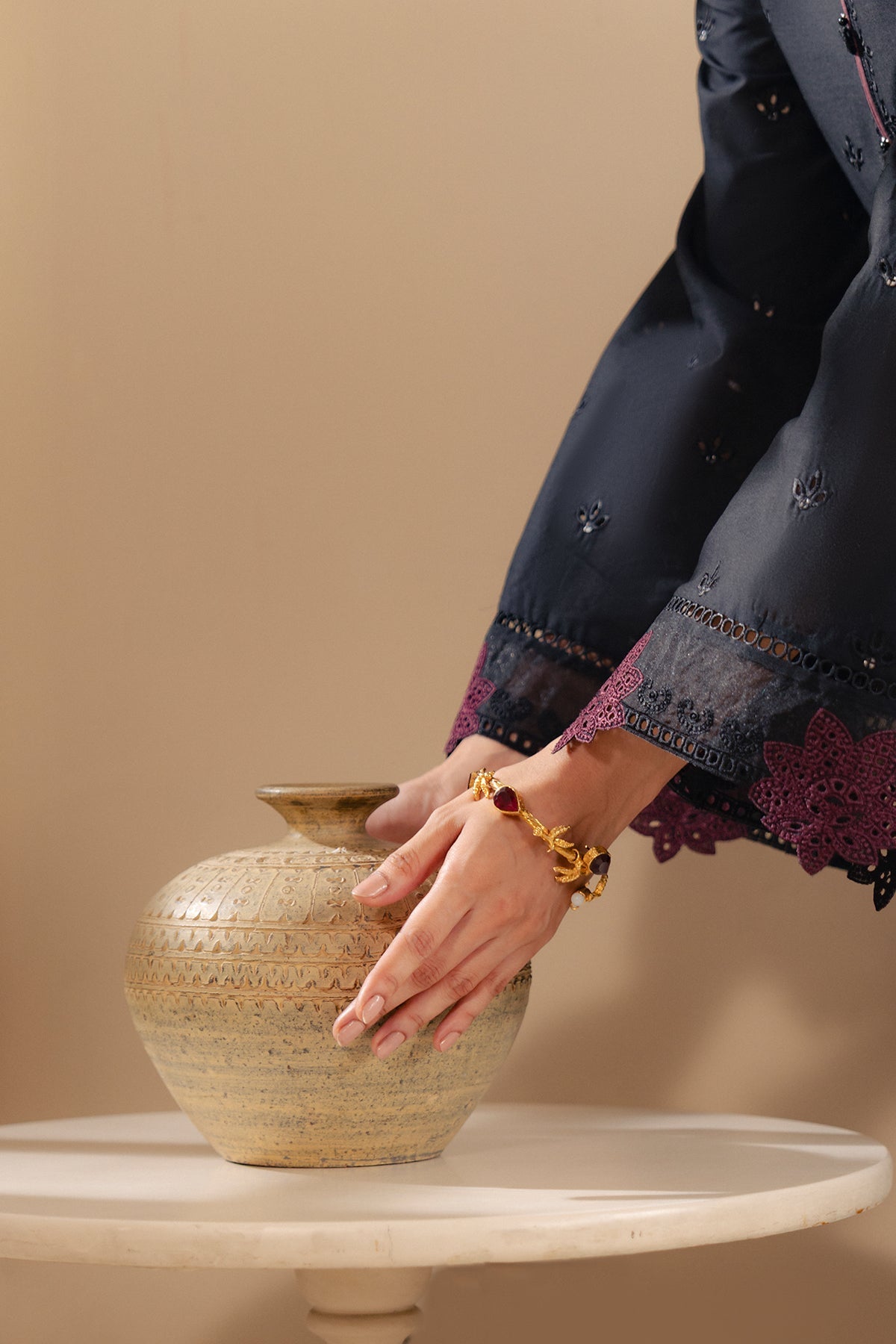 EMBROIDERED LAWN USE-9342