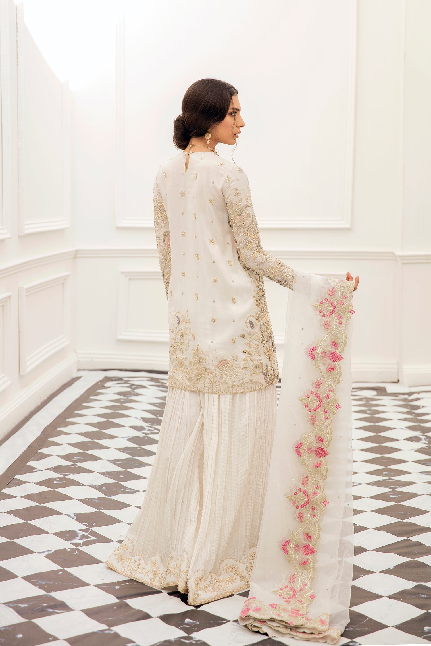 https://cdn.shopify.com/s/files/1/0523/4327/5696/products/SALAMAH-4.jpg?v=1755961433