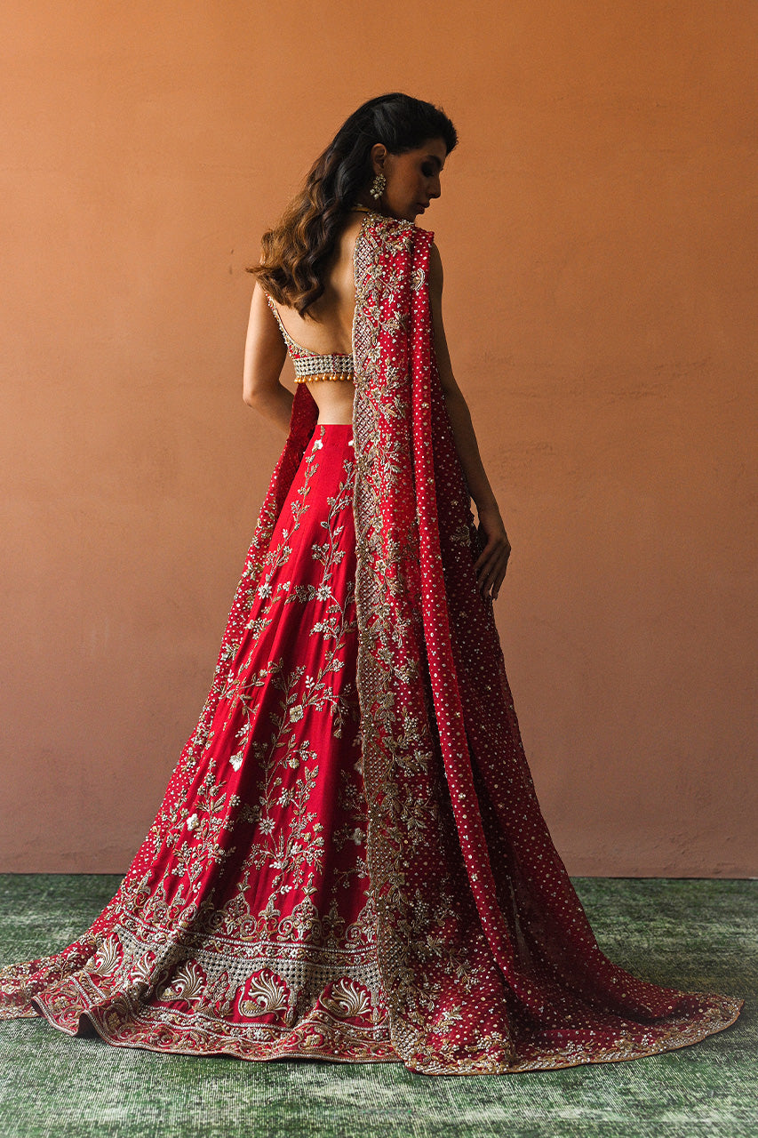 https://cdn.shopify.com/s/files/1/0588/3661/5221/files/SANIAMASKTAIYA2024BRIDALS-3832_737e3f32-60a6-42b9-86af-eb86f7386c18.jpg?v=1734160595
