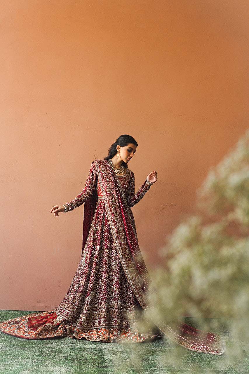 https://cdn.shopify.com/s/files/1/0588/3661/5221/files/SANIAMASKTAIYA2024BRIDALS-4201_9590517a-549f-47aa-98e1-8f003e36cf6d.jpg?v=1734160582