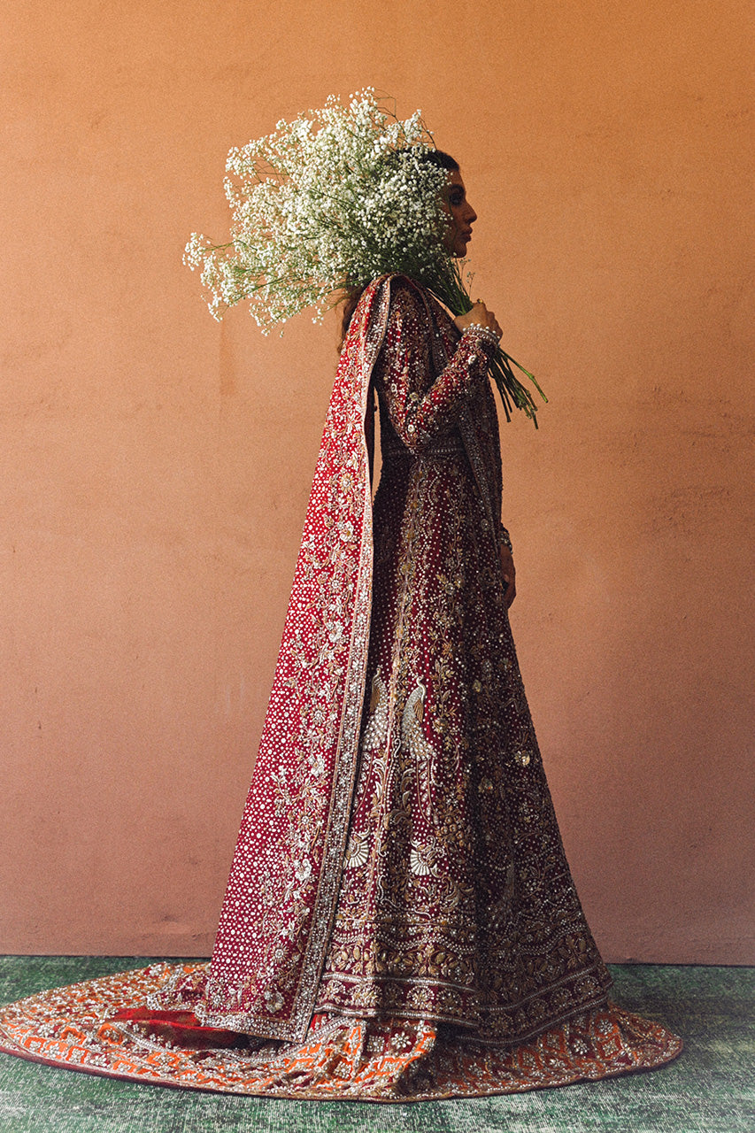 https://cdn.shopify.com/s/files/1/0588/3661/5221/files/SANIAMASKTAIYA2024BRIDALS-4218_a407d402-28cf-43df-b245-031e5c2ba88a.jpg?v=1734160582