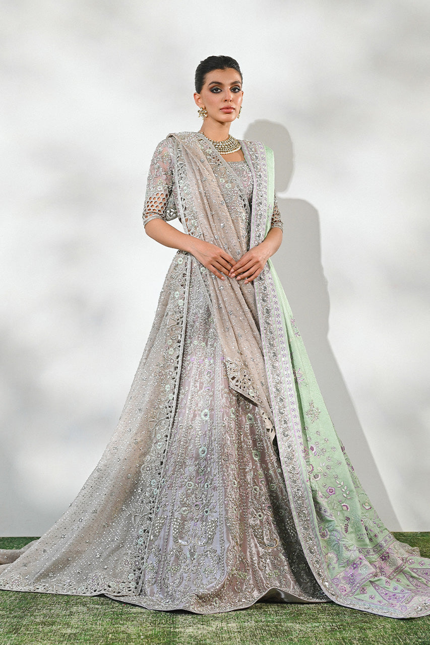 https://cdn.shopify.com/s/files/1/0588/3661/5221/files/SANIAMASKTAIYA2024BRIDALS-5113.jpg?v=1734167539
