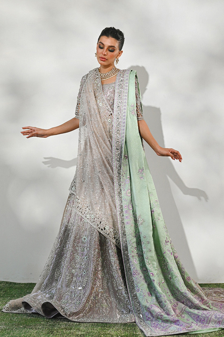 https://cdn.shopify.com/s/files/1/0588/3661/5221/files/SANIAMASKTAIYA2024BRIDALS-5128.jpg?v=1734167539