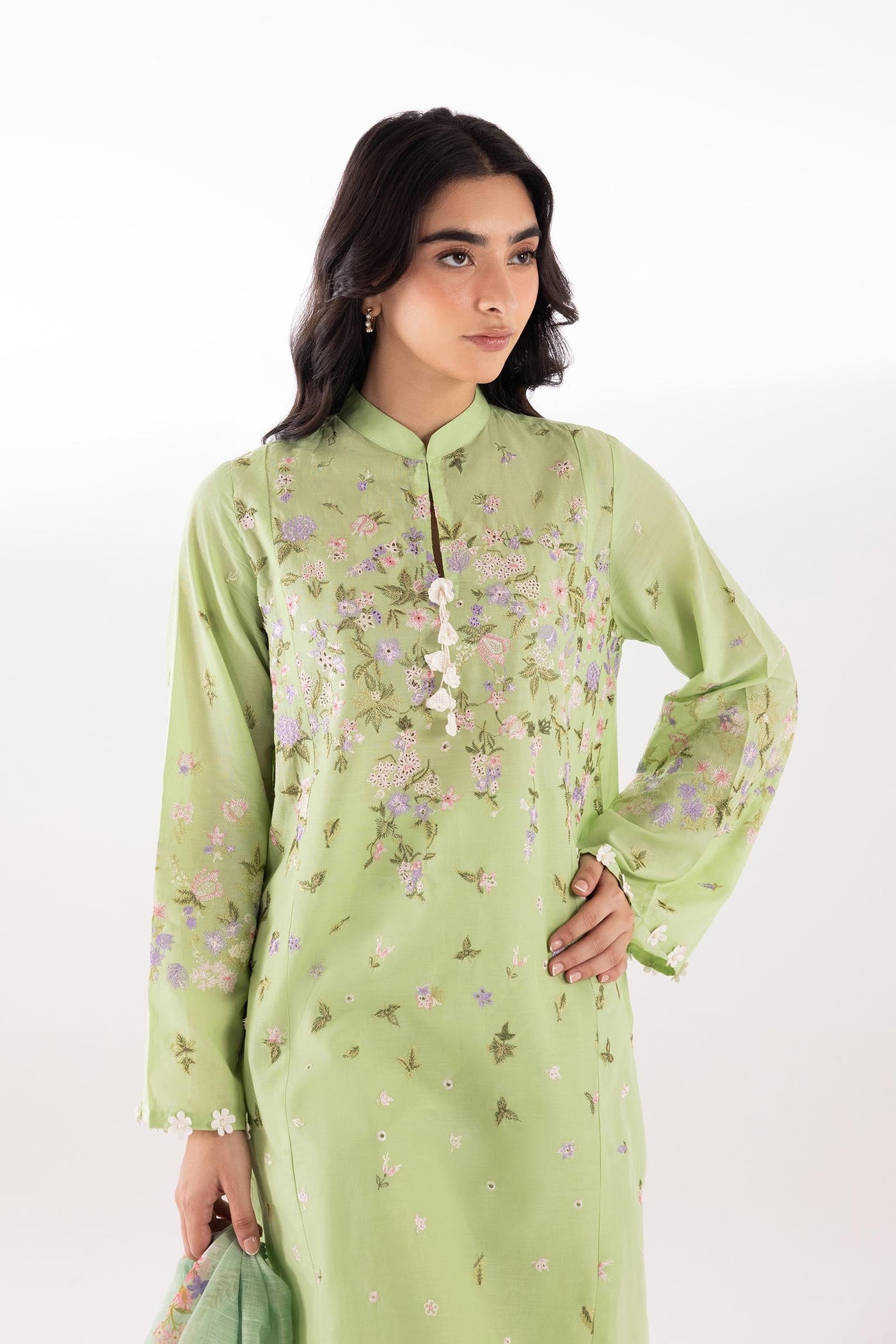 sana-safinaz-pool-95933029