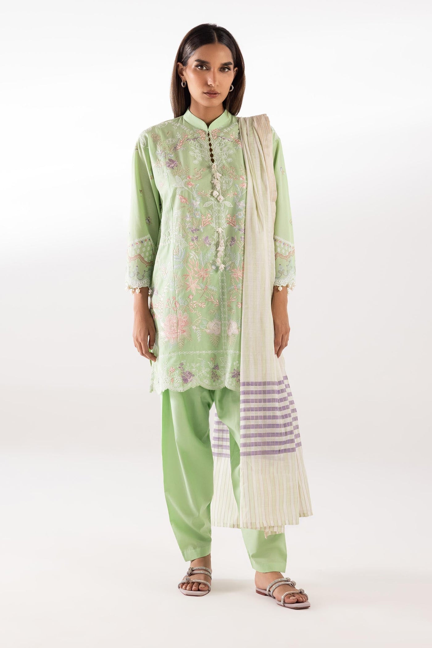 sana-safinaz-pool-57194371