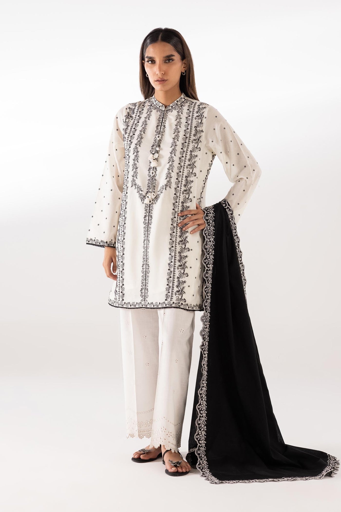 sana-safinaz-pool-04315617
