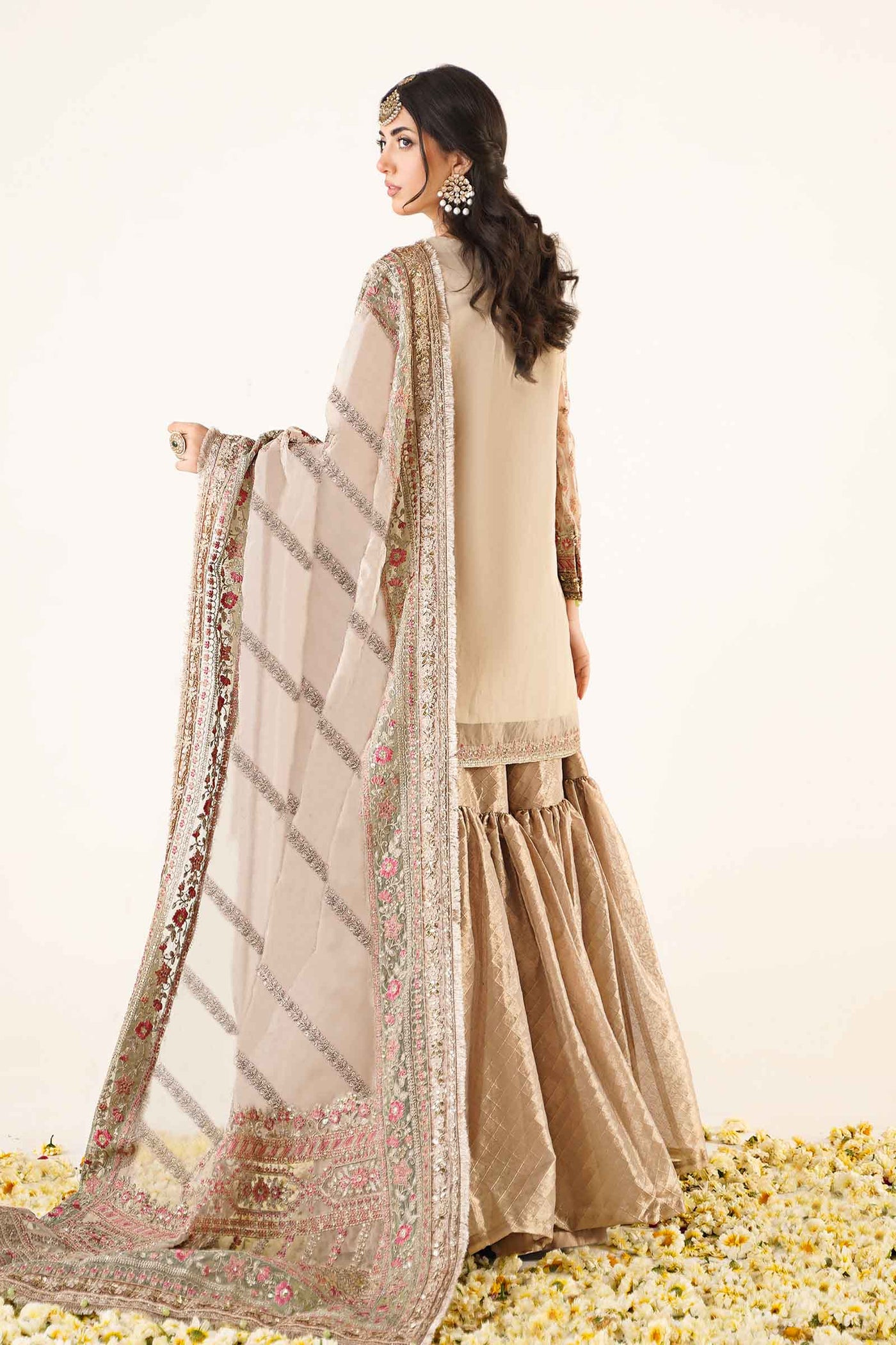 Ruffled Organza Dupatta (as shown)