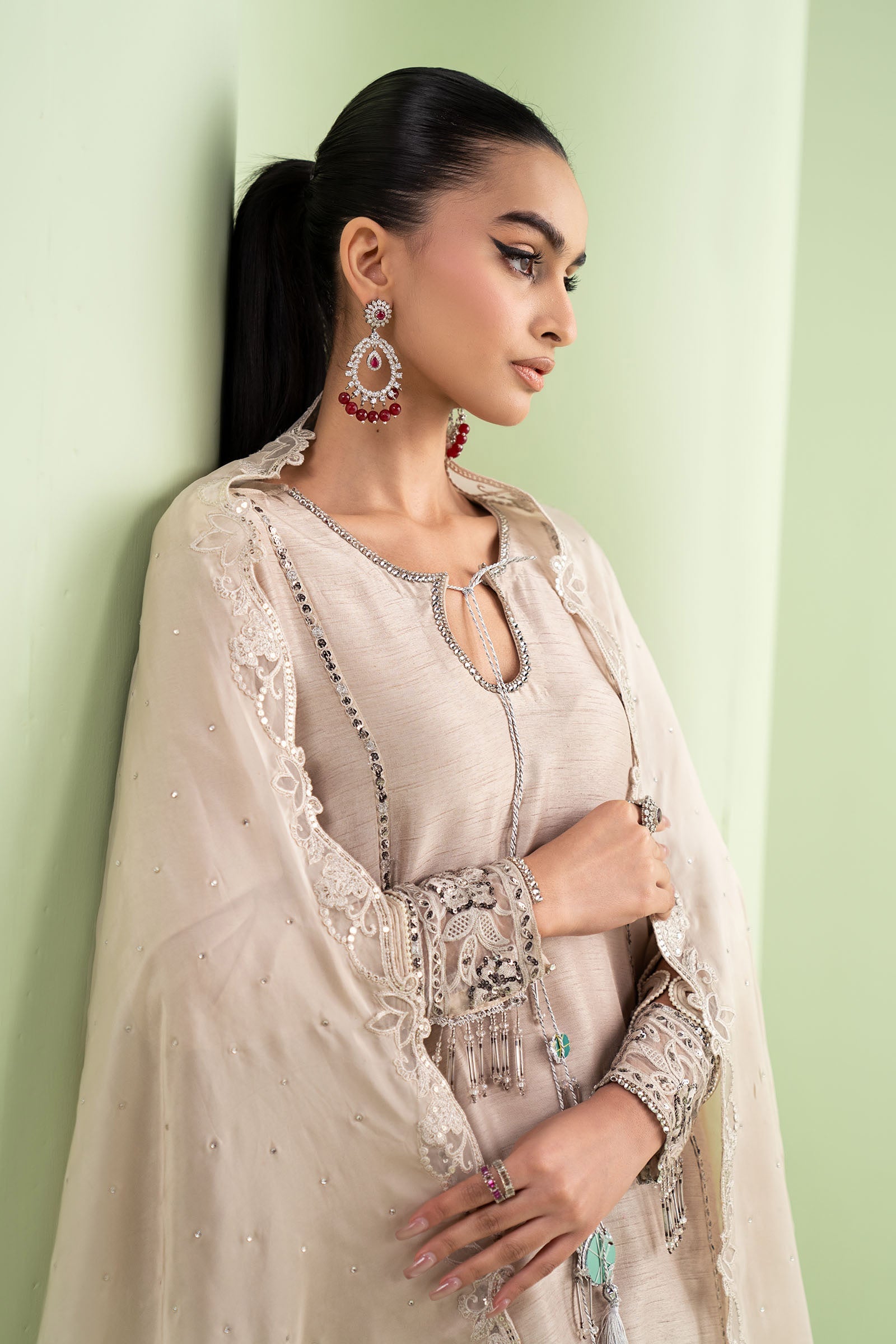 https://cdn.shopify.com/s/files/1/0620/8788/9062/files/SFEF2663Closeup_D_550f6211-ddce-414f-a16e-c3e660665a0c.jpg?v=1773057184