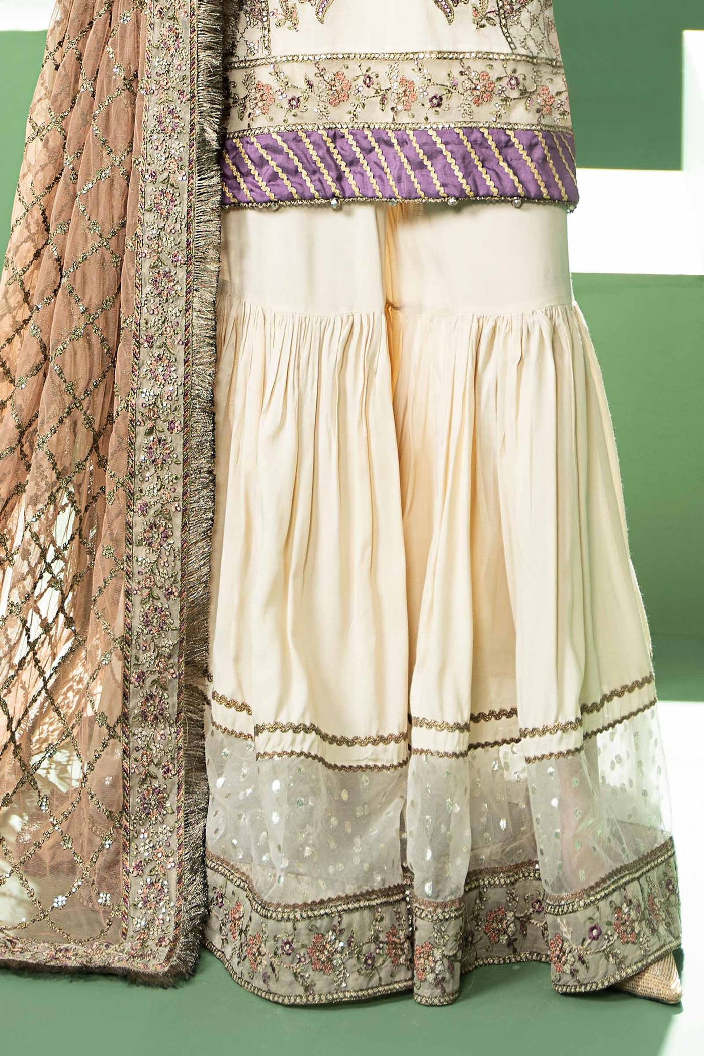 Plain Tulip Pants