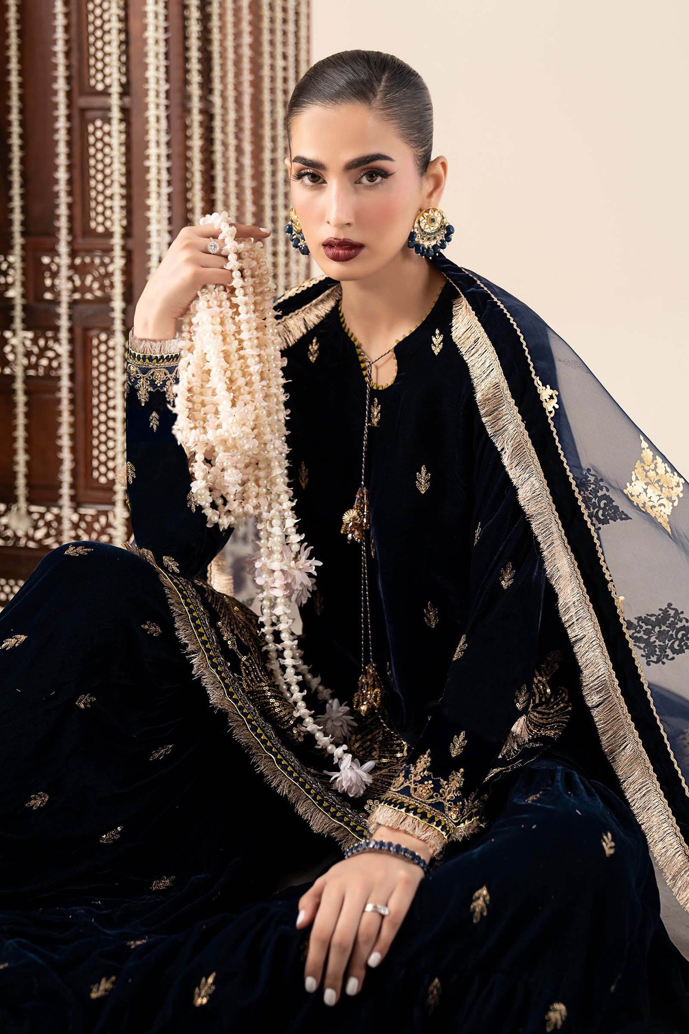 Hand printed chiffon dupatta (as shown)