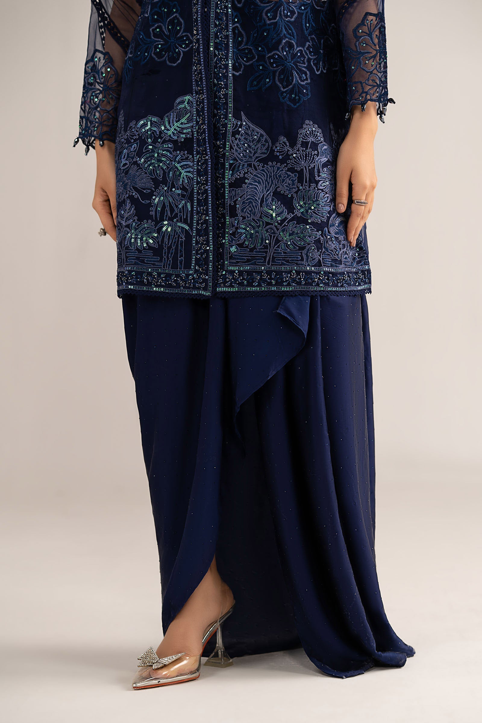 https://cdn.shopify.com/s/files/1/0620/8788/9062/files/SFW2557RoyalBlueCloseup_H.jpg?v=1766999934