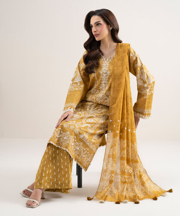3 Piece - Embroidered Lawn Suit