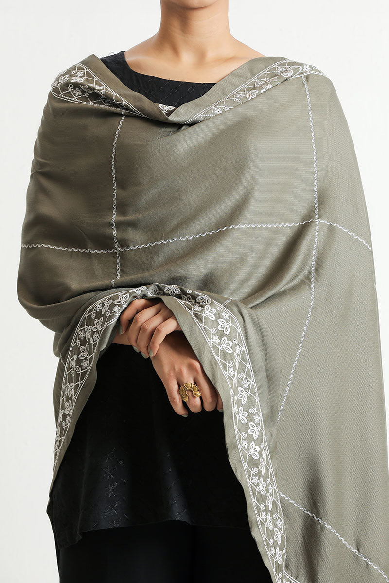 https://cdn.shopify.com/s/files/1/0178/4492/8612/files/SHAWLS_0001_IMG_4467_25e8d115-007f-4a88-aa26-2f2f43a008ec.jpg?v=1760613221