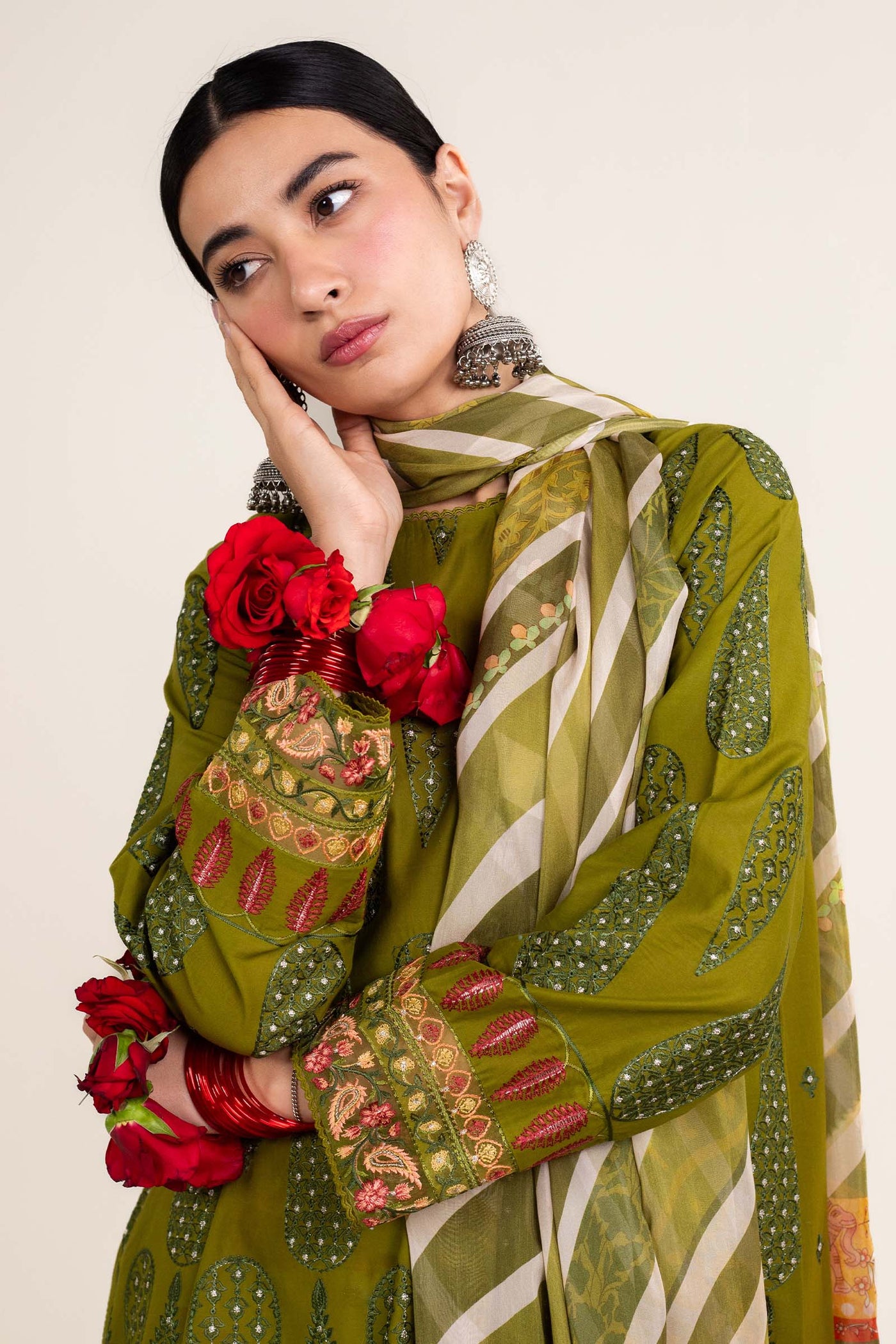 https://cdn.shopify.com/s/files/1/0340/8376/6405/files/SL-Aina-8Ba.jpg?v=1715242706