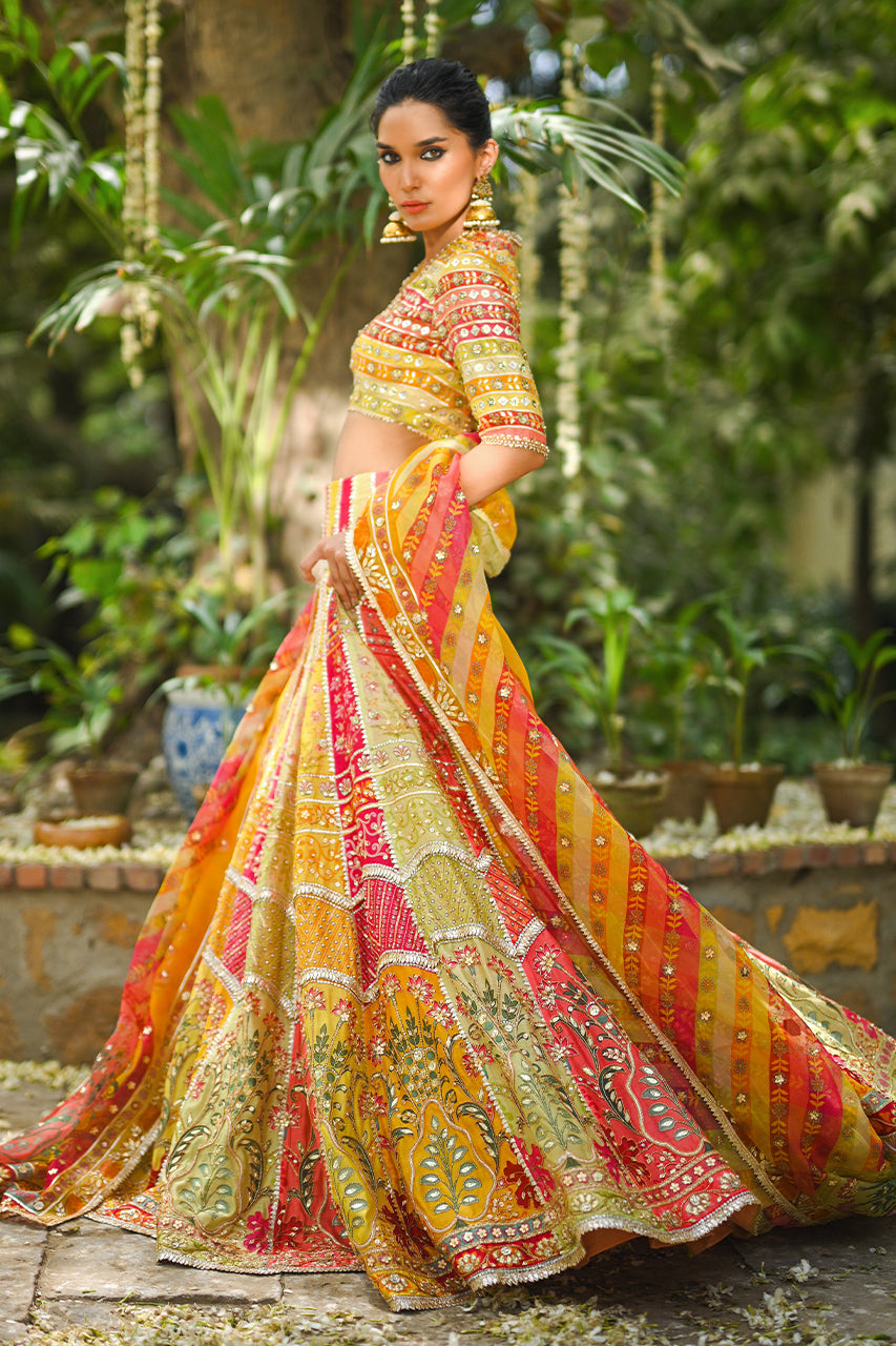 https://cdn.shopify.com/s/files/1/0588/3661/5221/products/SM2MEHLUMSADRIWALA-11.jpg?v=1694523066