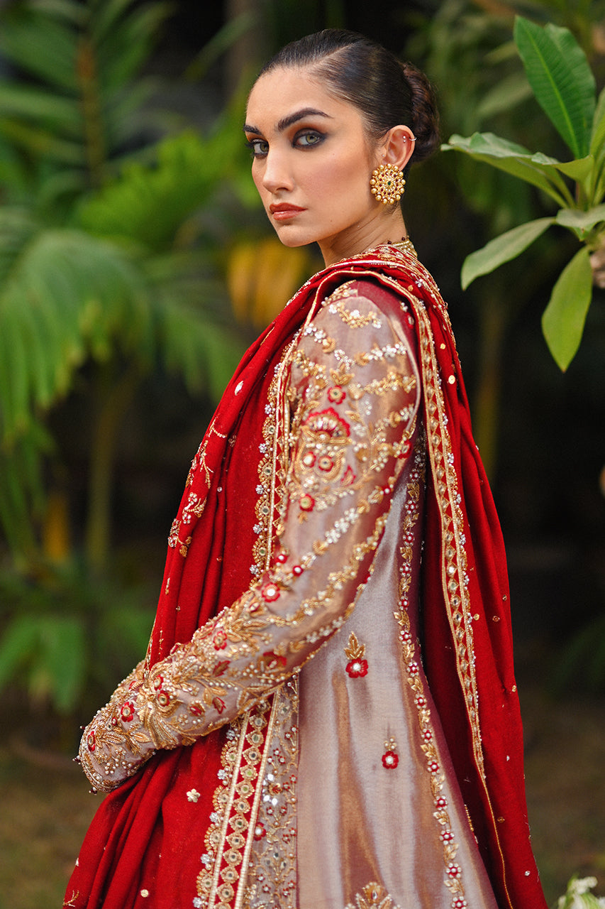 https://cdn.shopify.com/s/files/1/0588/3661/5221/products/SM2MEHLUMSADRIWALA-203.jpg?v=1694522640