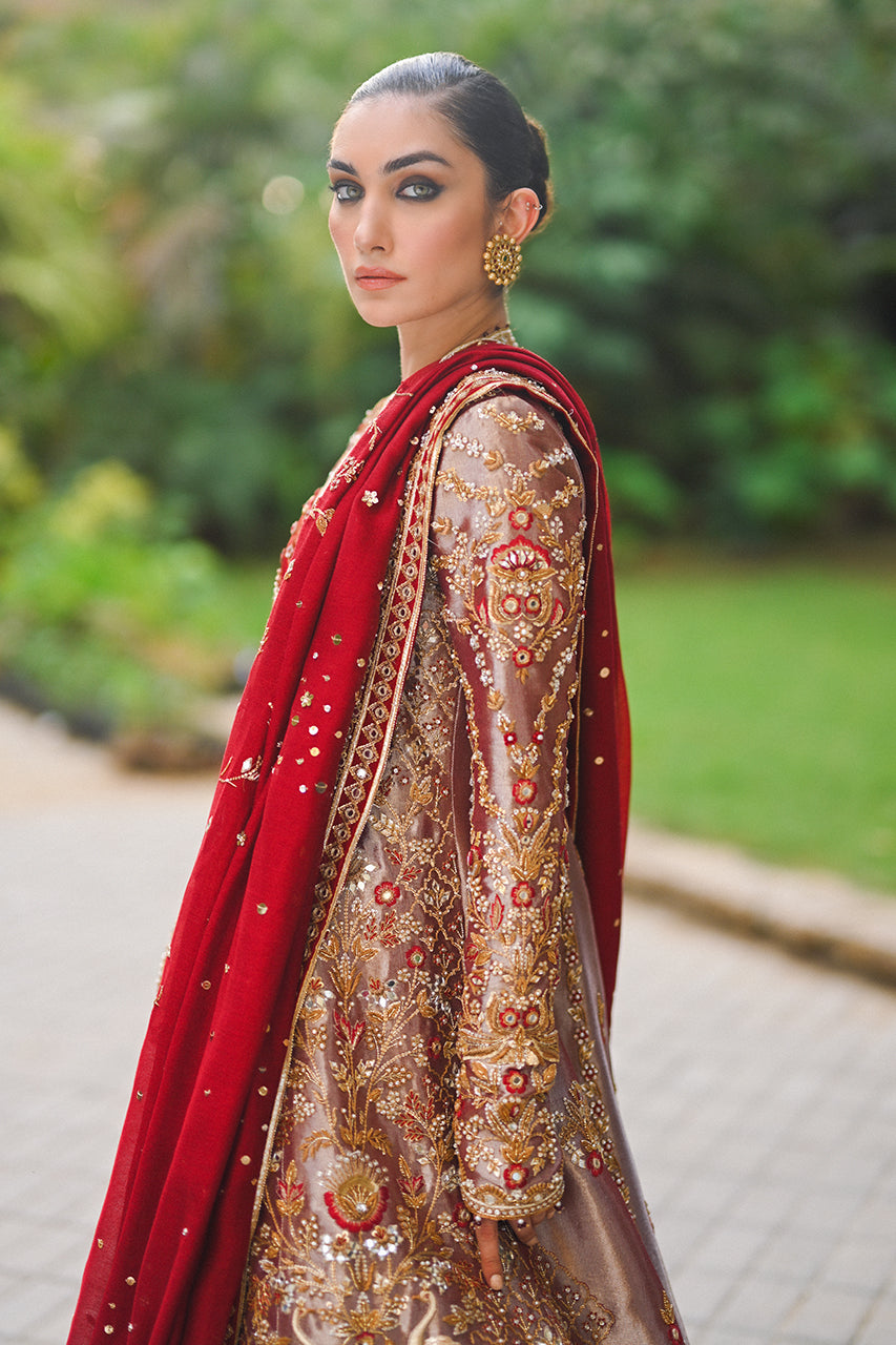 https://cdn.shopify.com/s/files/1/0588/3661/5221/products/SM2MEHLUMSADRIWALA-205.jpg?v=1694522640