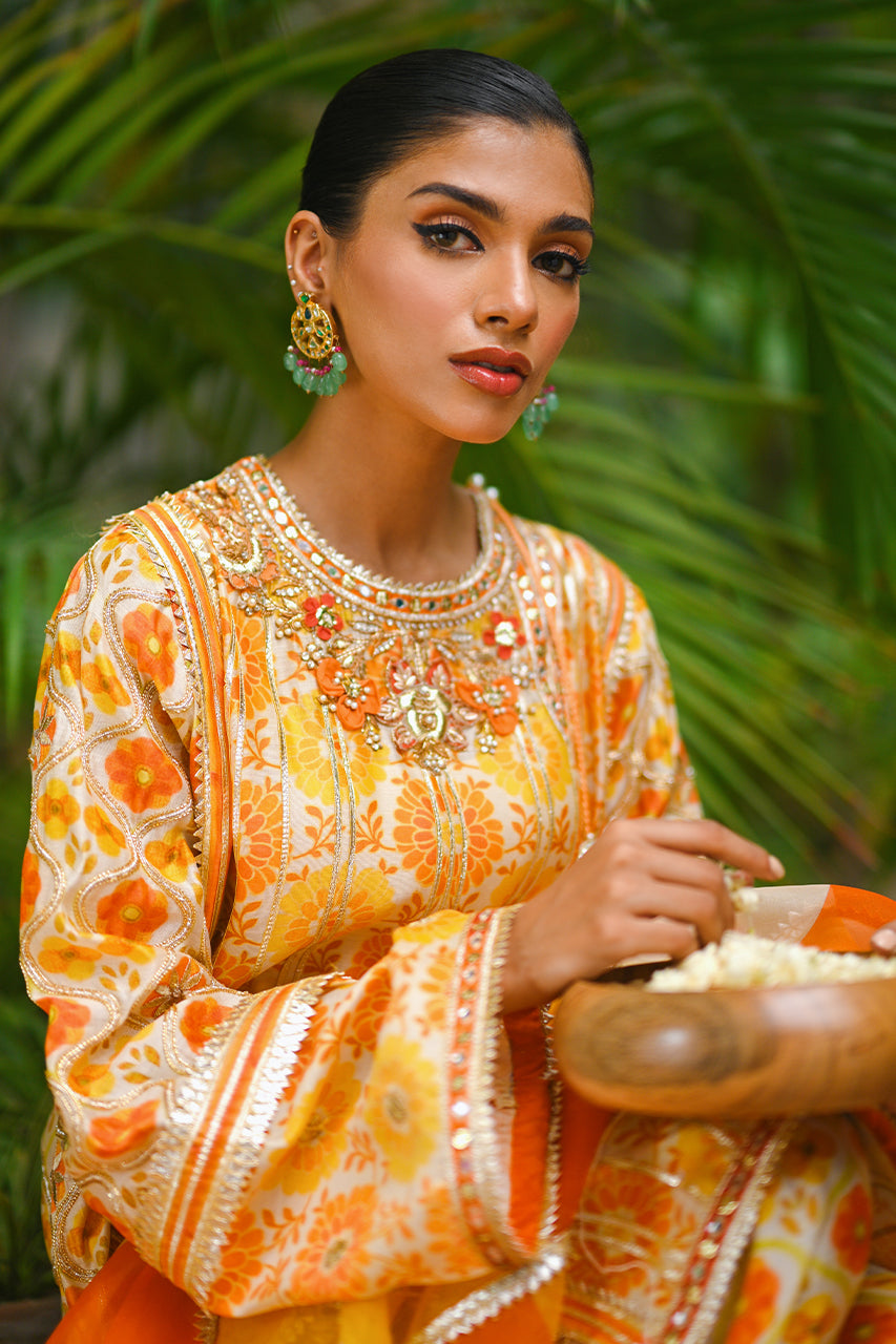 https://cdn.shopify.com/s/files/1/0588/3661/5221/products/SM2MEHLUMSADRIWALA-92.jpg?v=1694511847