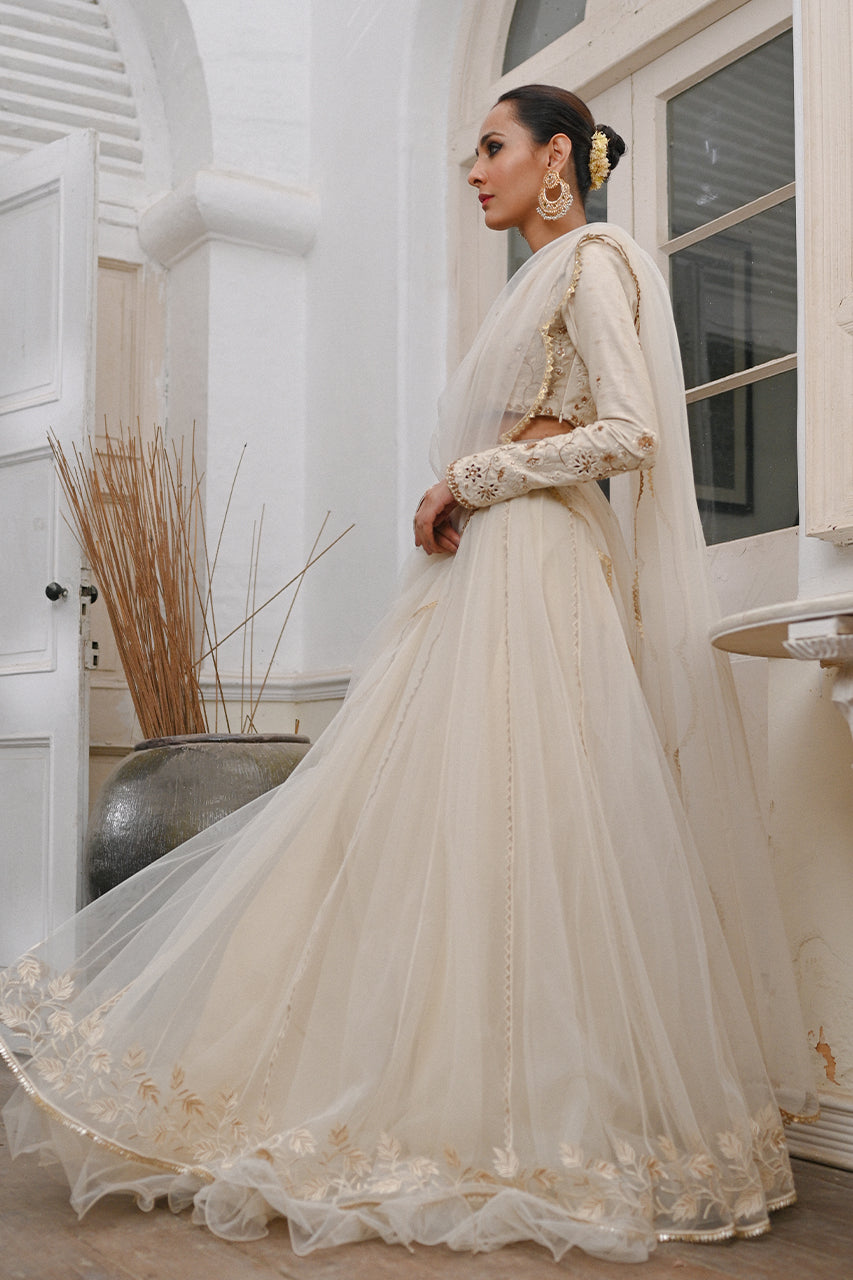 https://cdn.shopify.com/s/files/1/0588/3661/5221/products/SMFORMALS-24.jpg?v=1678354172