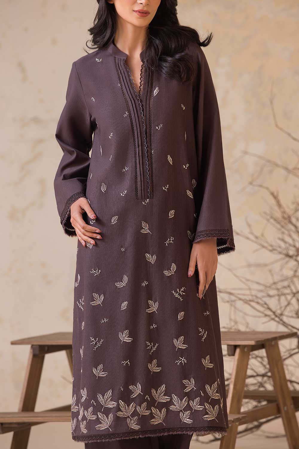 https://cdn.shopify.com/s/files/1/0380/1920/3117/files/SNEP-24-0410_5.jpg?v=1734616090
