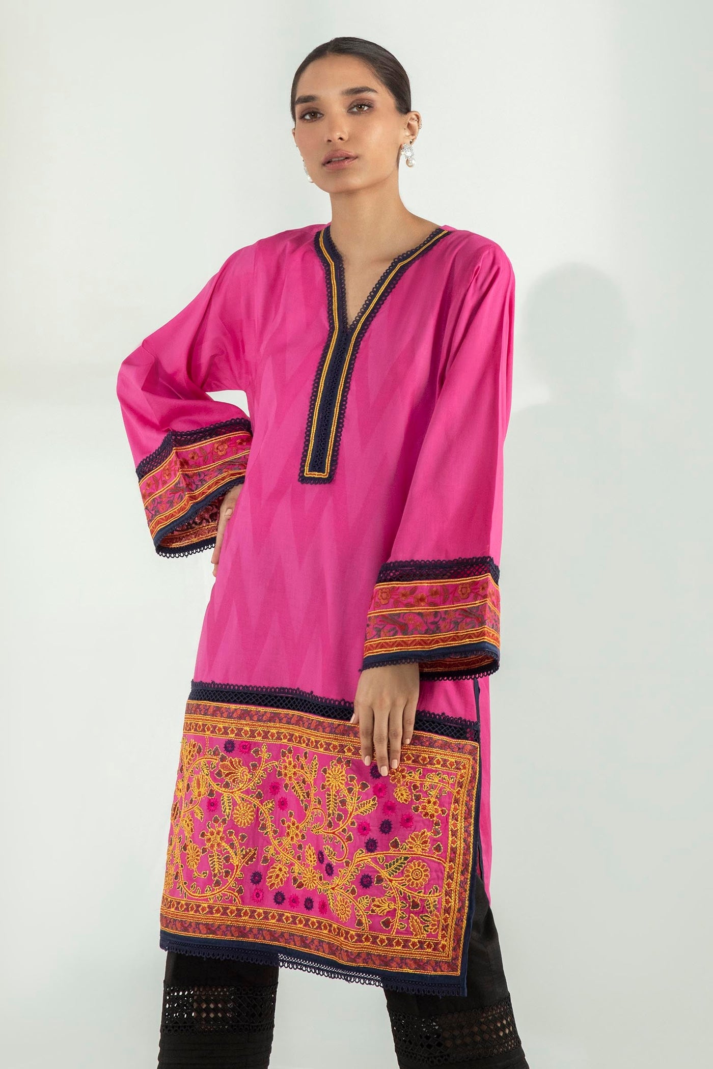 https://cdn.shopify.com/s/files/1/0740/1753/8280/files/SS22ESE340_2_d70caa62-fbef-4211-b983-81bc0a957b6c.jpg?v=1776613797