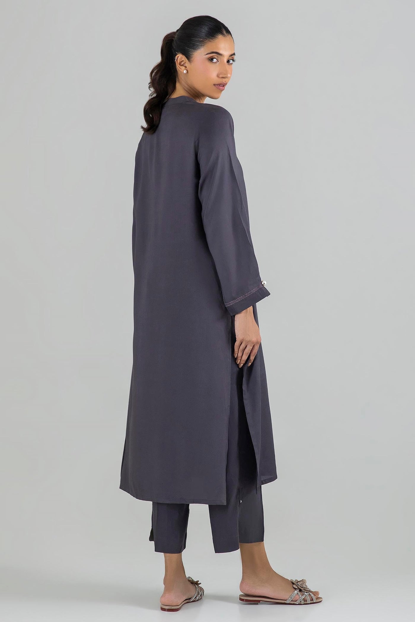 https://cdn.shopify.com/s/files/1/0740/1753/8280/files/SS24BSD207_2_5d0f6d22-8564-4a2b-b9ff-97baba10d35f.jpg?v=1776322948
