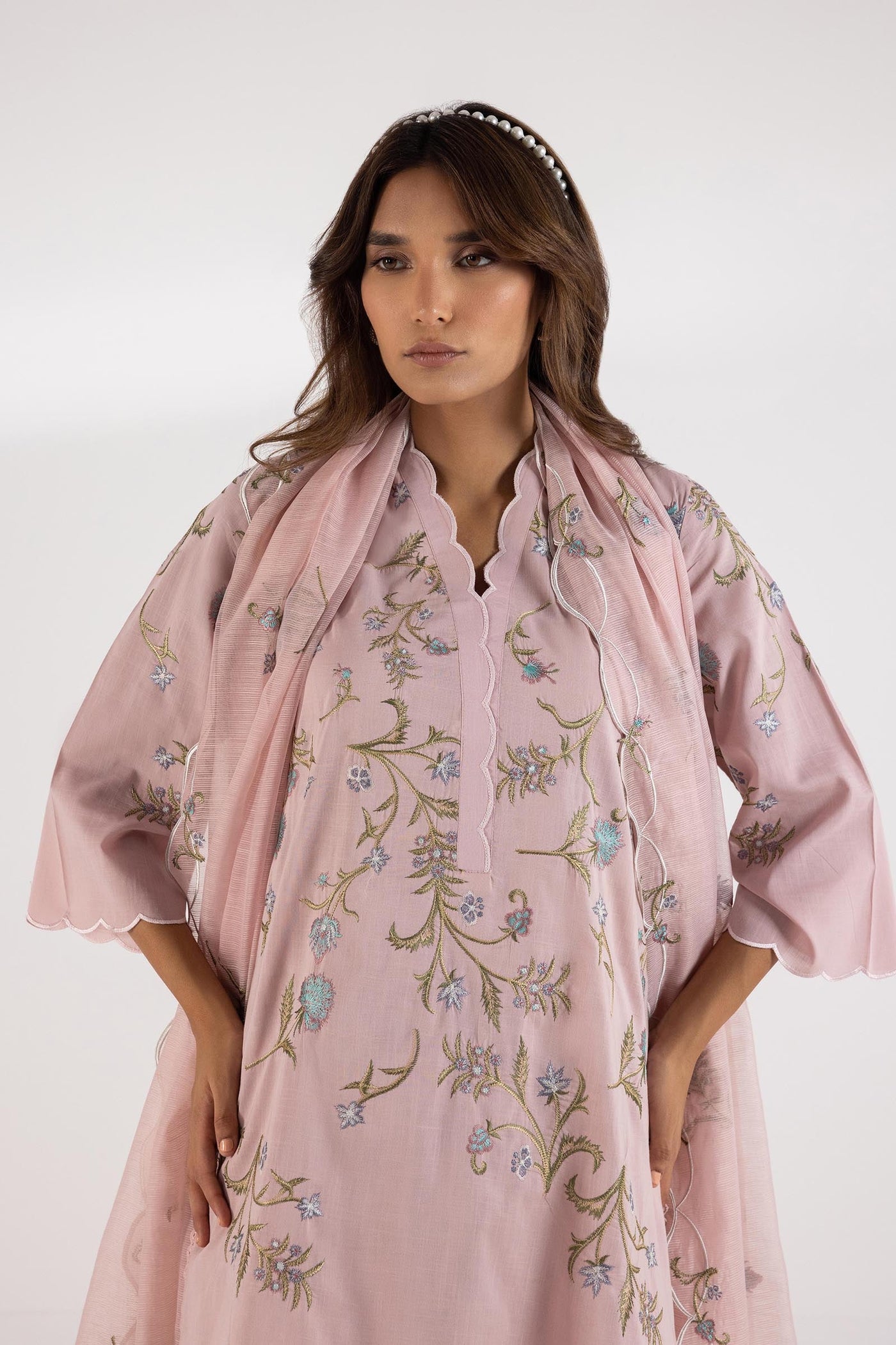 https://cdn.shopify.com/s/files/1/0740/1753/8280/files/SS25SGE391_3_9eb87b52-544e-410d-ab02-28259a3cd4e3.jpg?v=1756728861