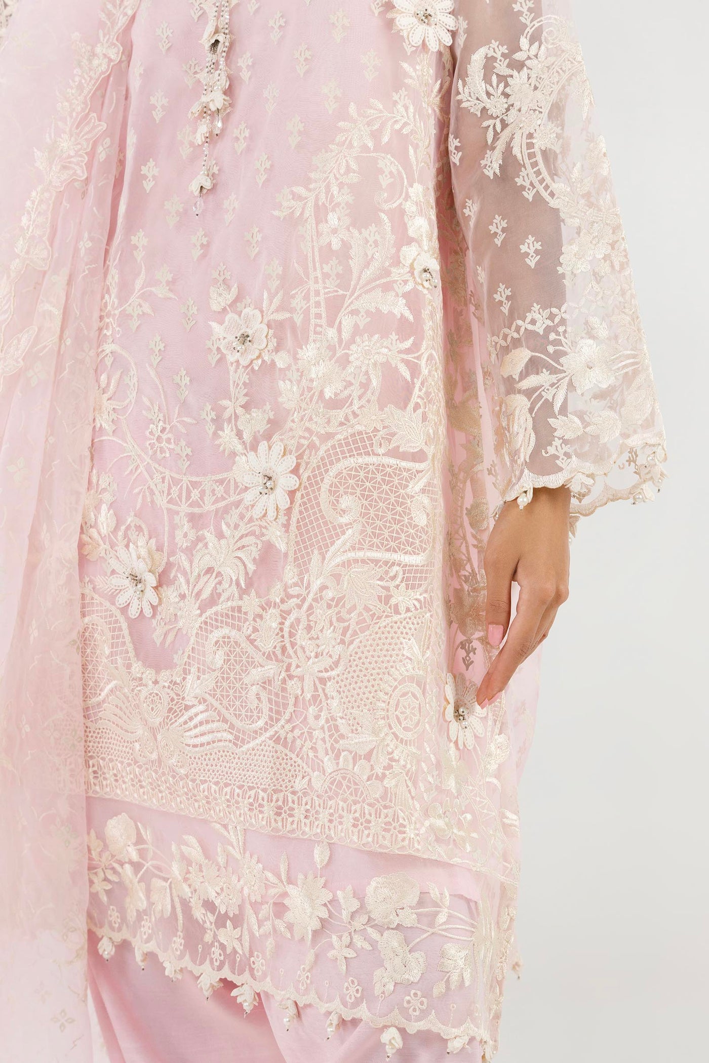 https://cdn.shopify.com/s/files/1/0740/1753/8280/files/SS25SGE486P3_5.jpg?v=1778581758