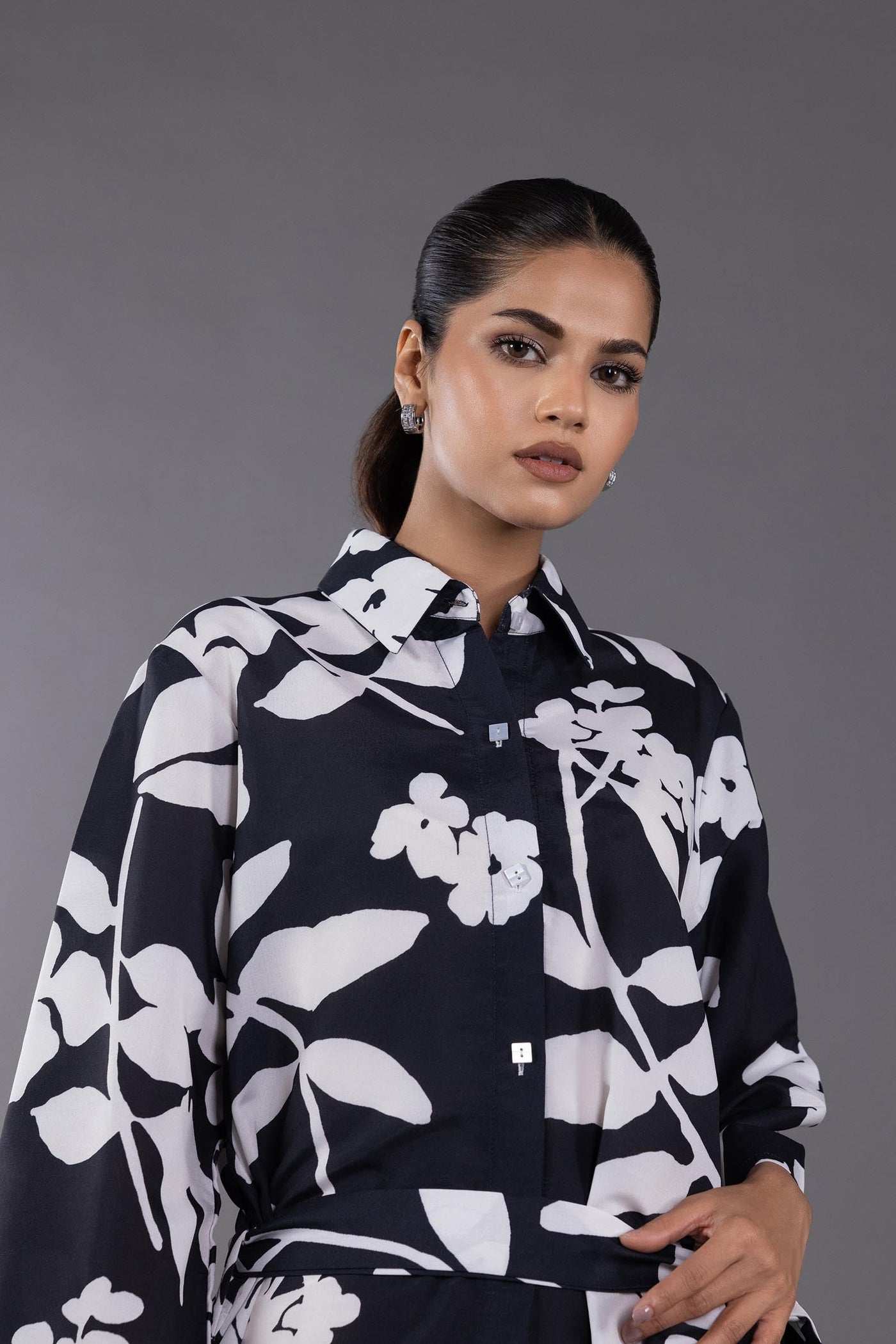 https://cdn.shopify.com/s/files/1/0740/1753/8280/files/SS25WSH177_3.jpg?v=1756728942