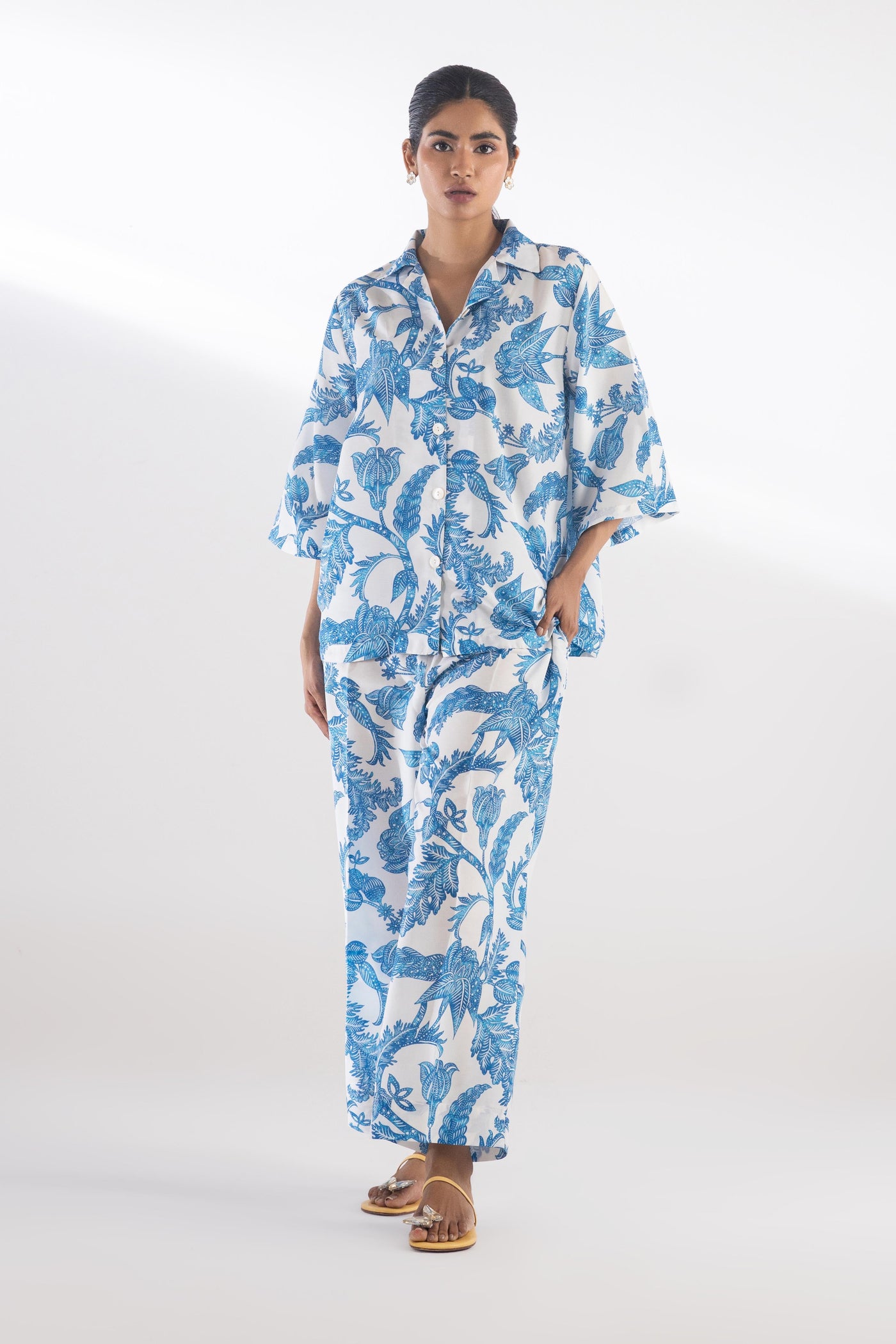 https://cdn.shopify.com/s/files/1/0740/1753/8280/files/SS25WSU138P2T_1.jpg?v=1756728905