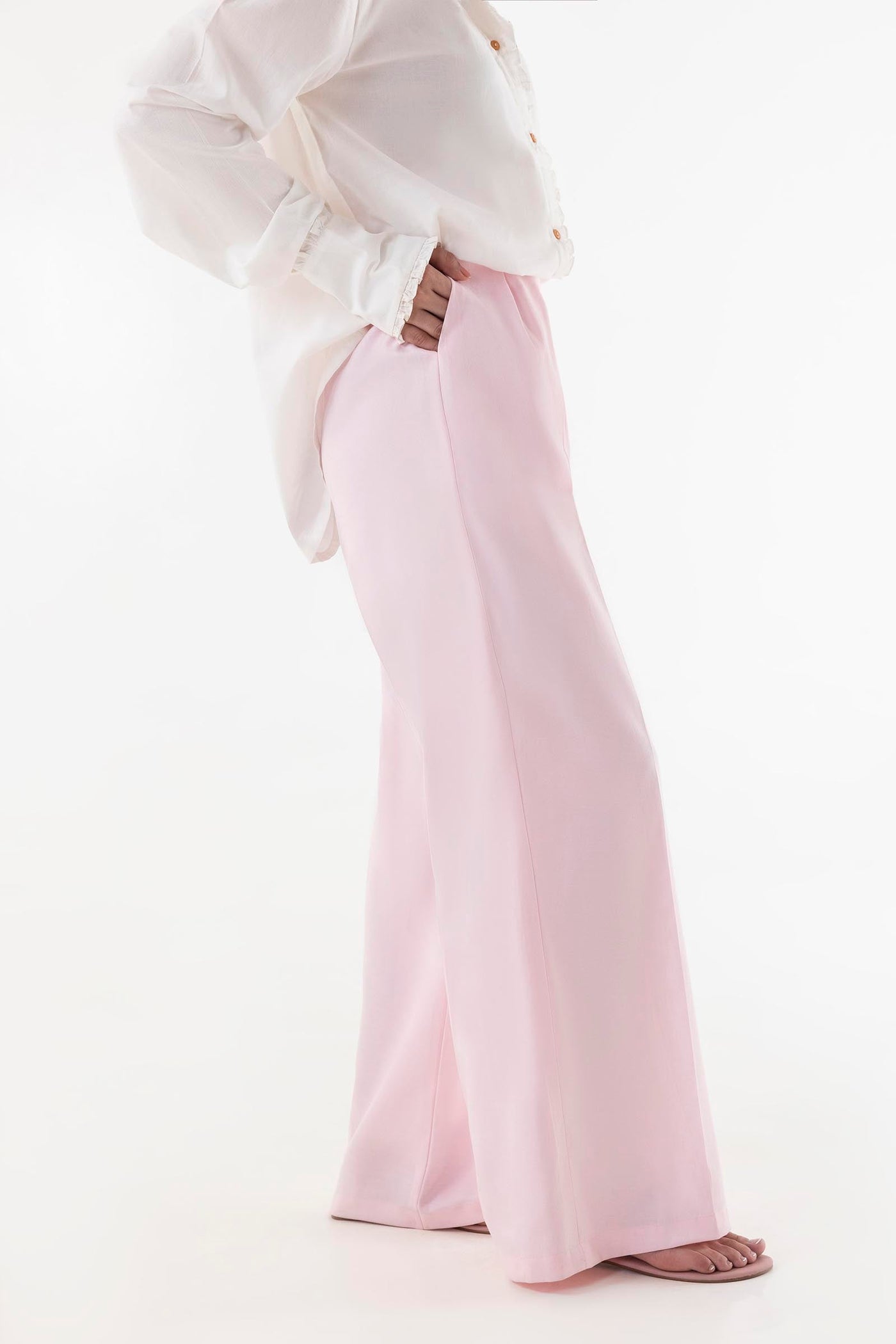 https://cdn.shopify.com/s/files/1/0740/1753/8280/files/SS25WTR134_2.jpg?v=1756728883