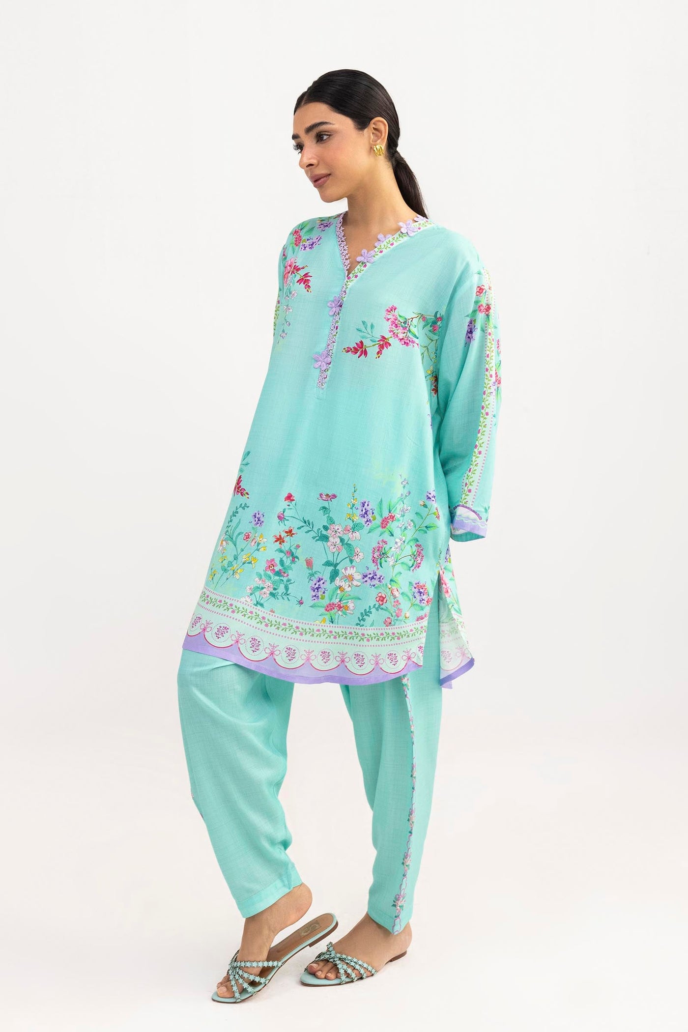 sana-safinaz-pool-00378159