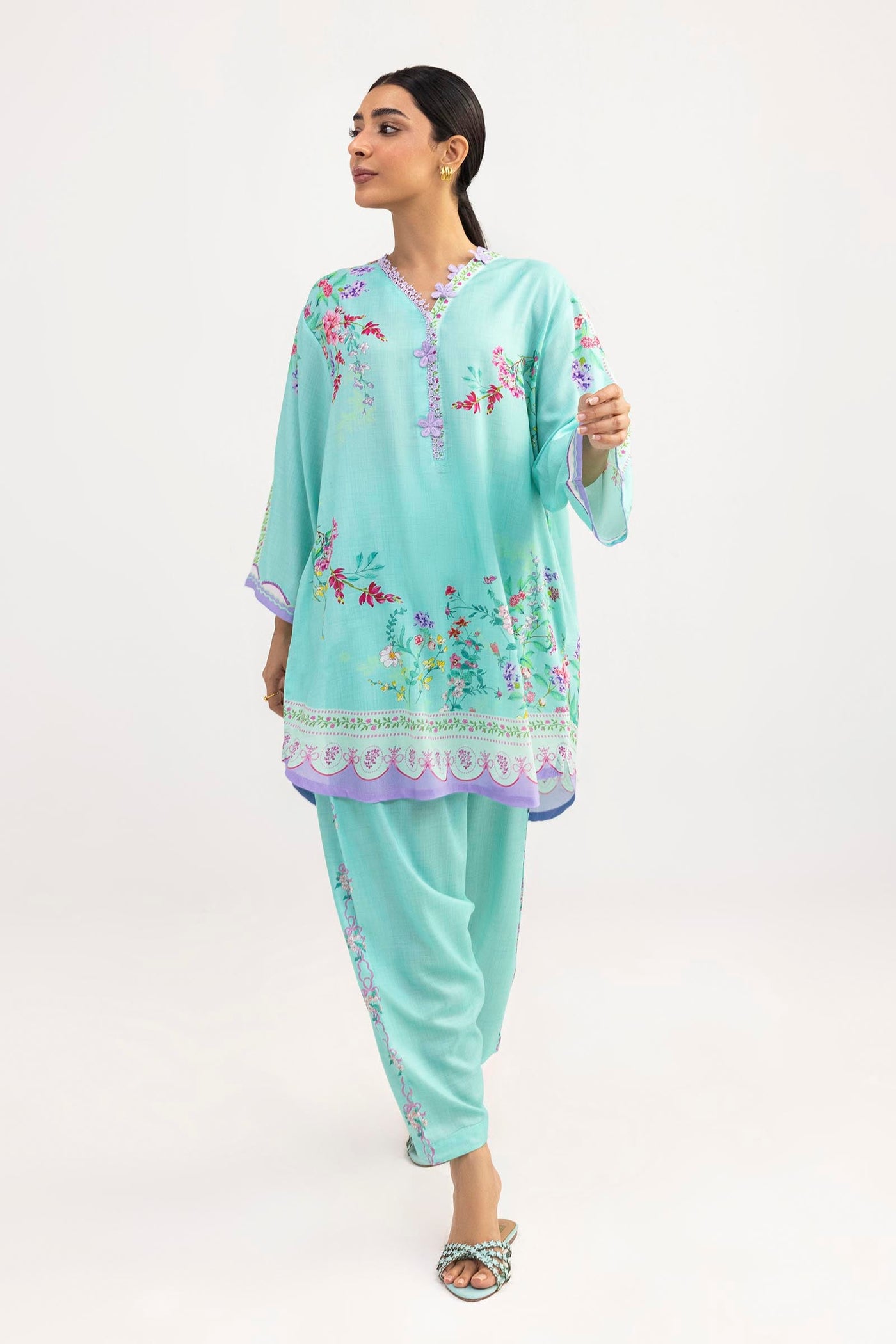 sana-safinaz-pool-00378159