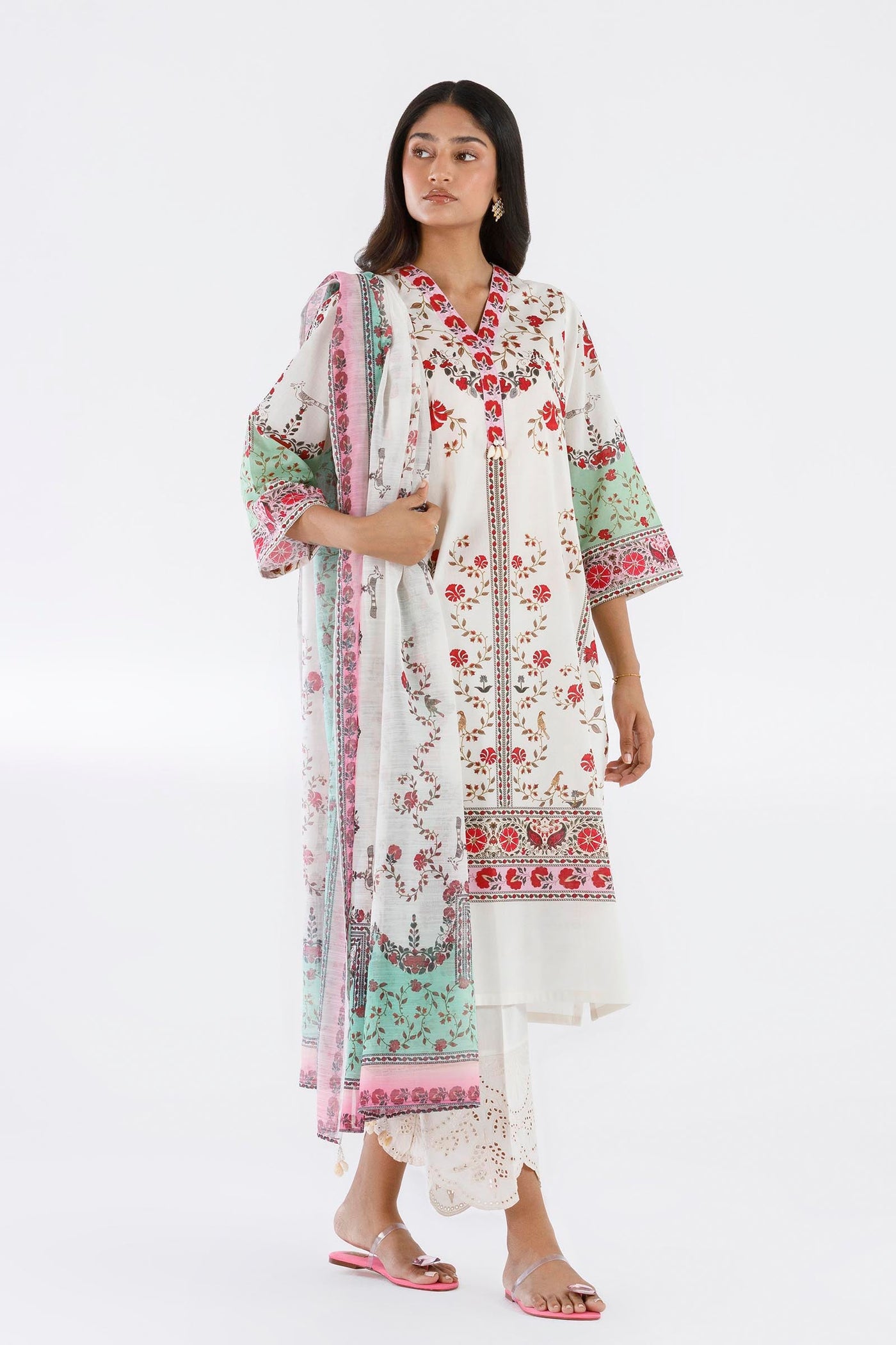 sana-safinaz-pool-22461357