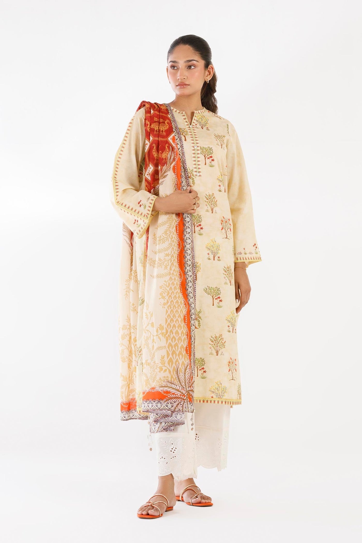 sana-safinaz-pool-42839941