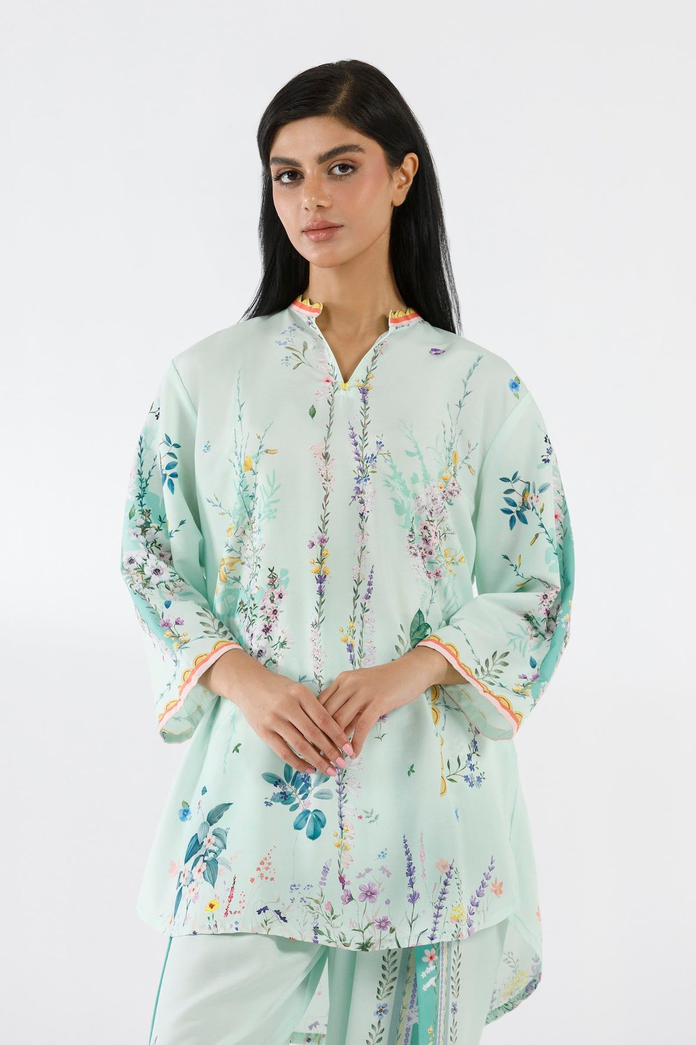 sana-safinaz-pool-85824366