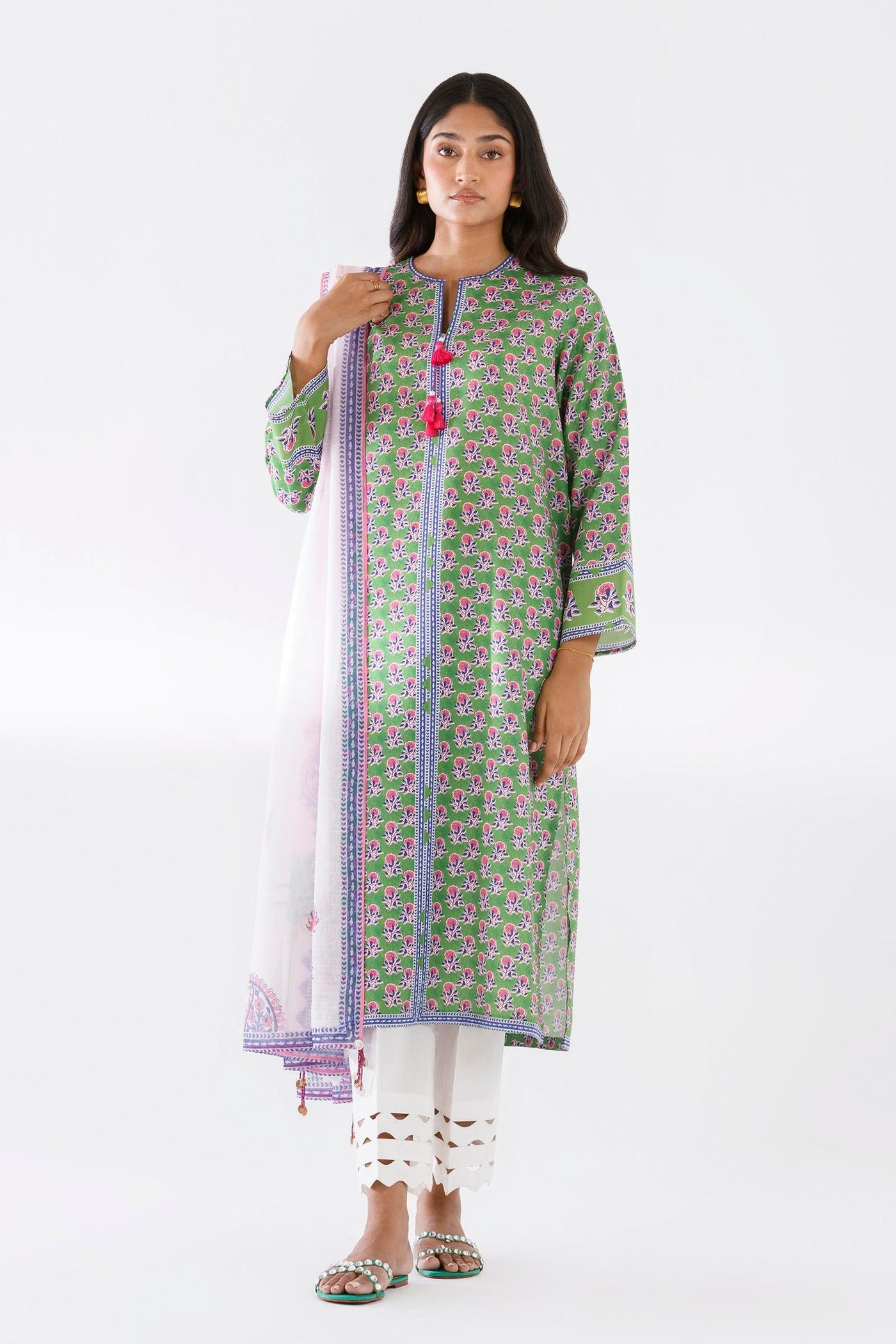 sana-safinaz-pool-03162487