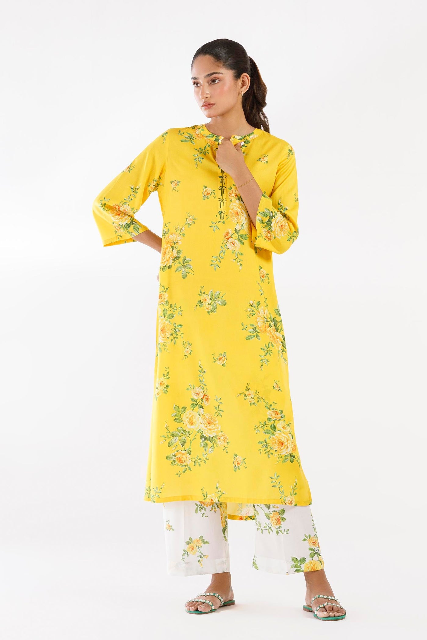 sana-safinaz-pool-16225407
