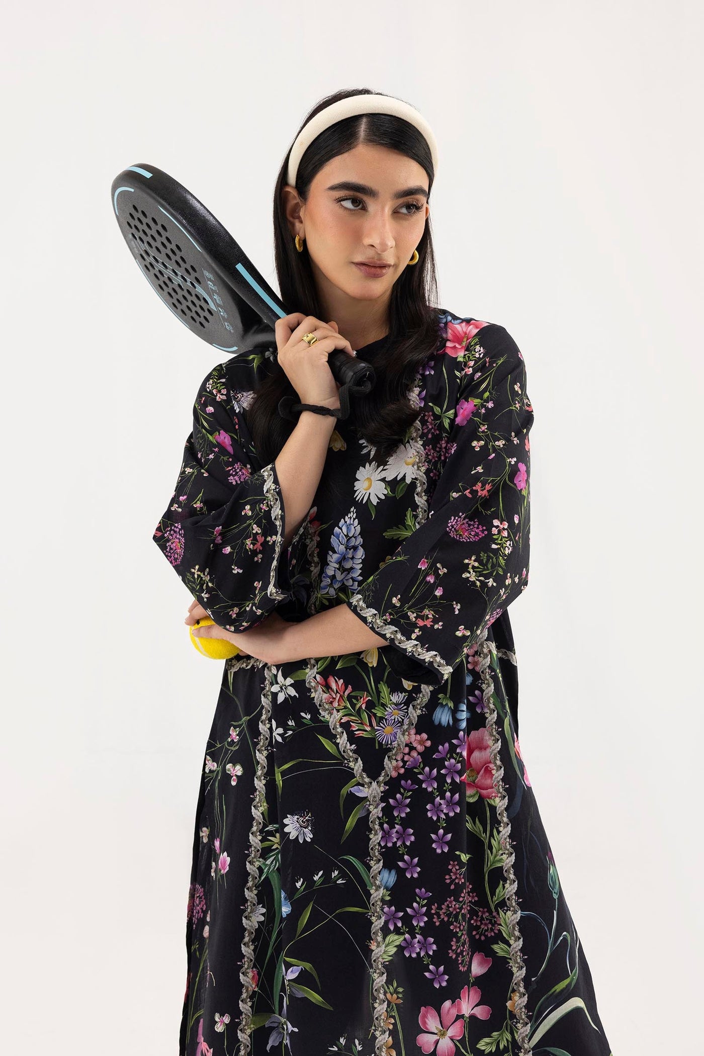 sana-safinaz-pool-27774902