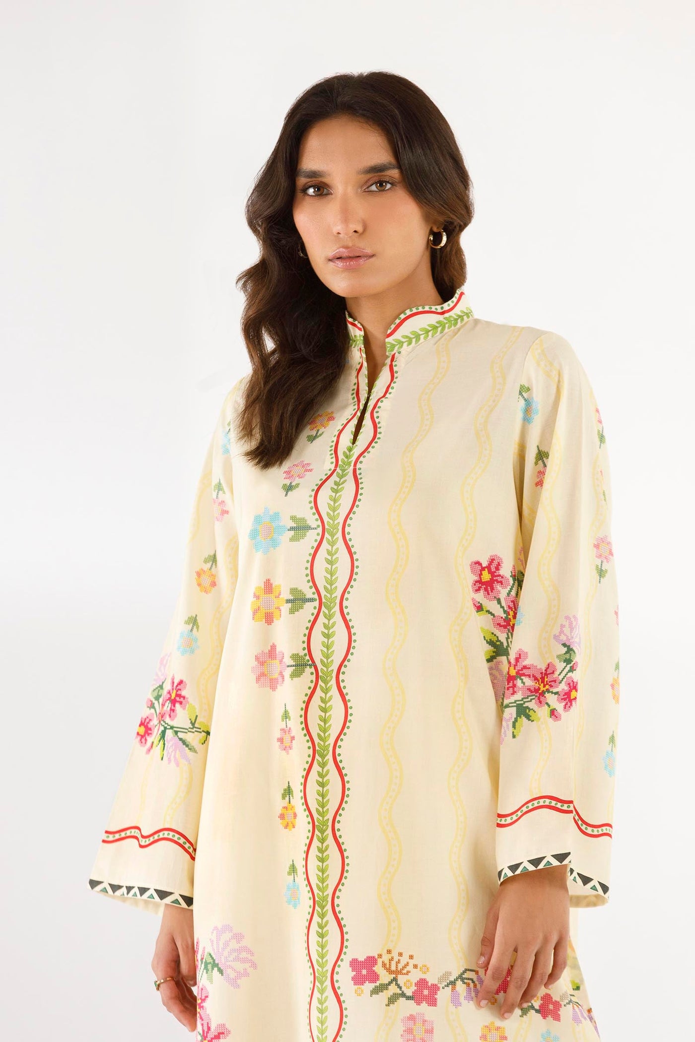 sana-safinaz-pool-36710351