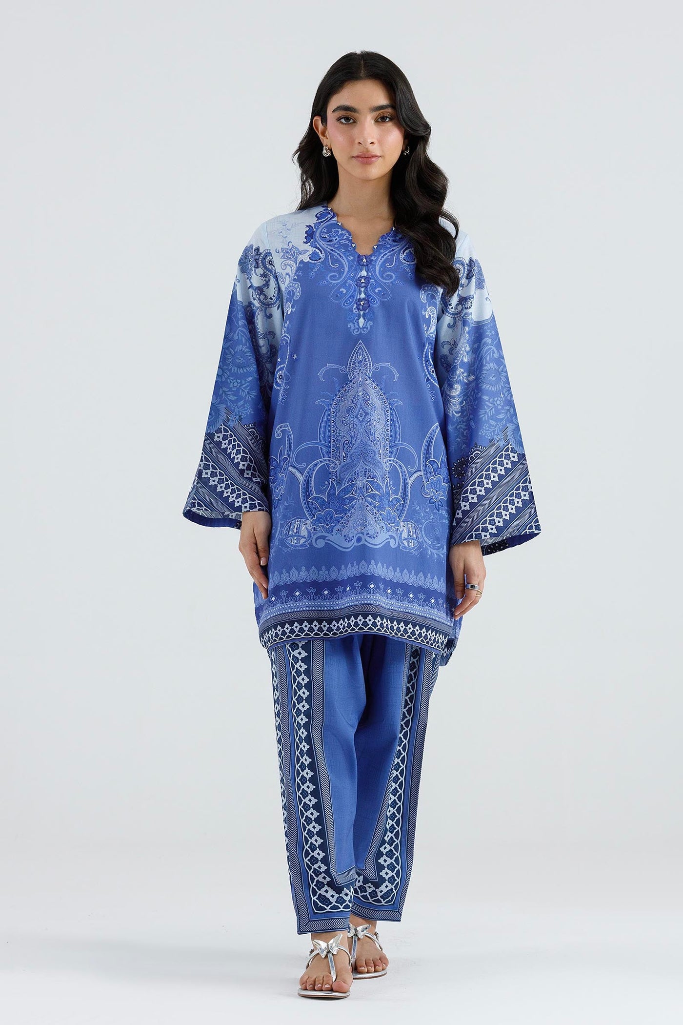 sana-safinaz-pool-15583898