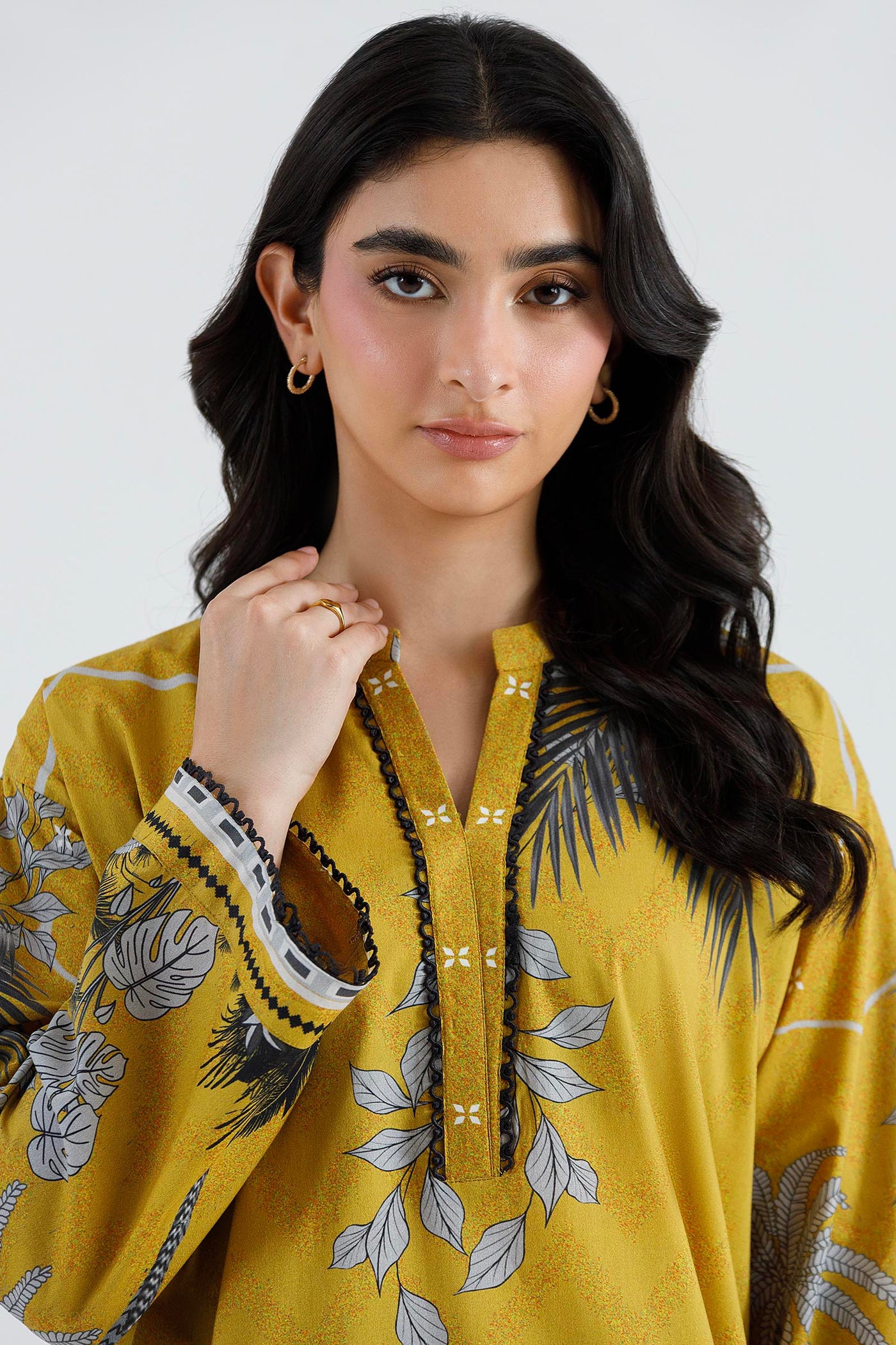 https://cdn.shopify.com/s/files/1/0740/1753/8280/files/SS26BSP379P2T_3.jpg?v=1779433800