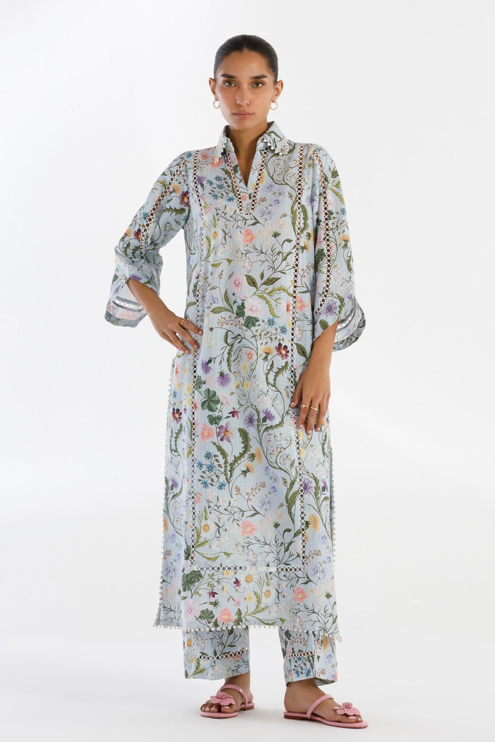 https://cdn.shopify.com/s/files/1/0740/1753/8280/files/SS26ESE039P2T_1.jpg?v=1774440495