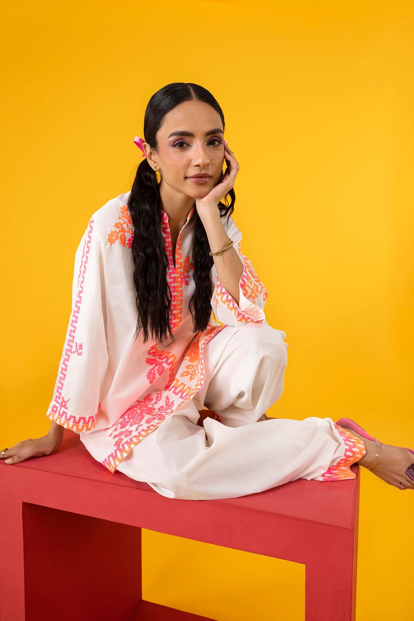 sana-safinaz-pool-17144059
