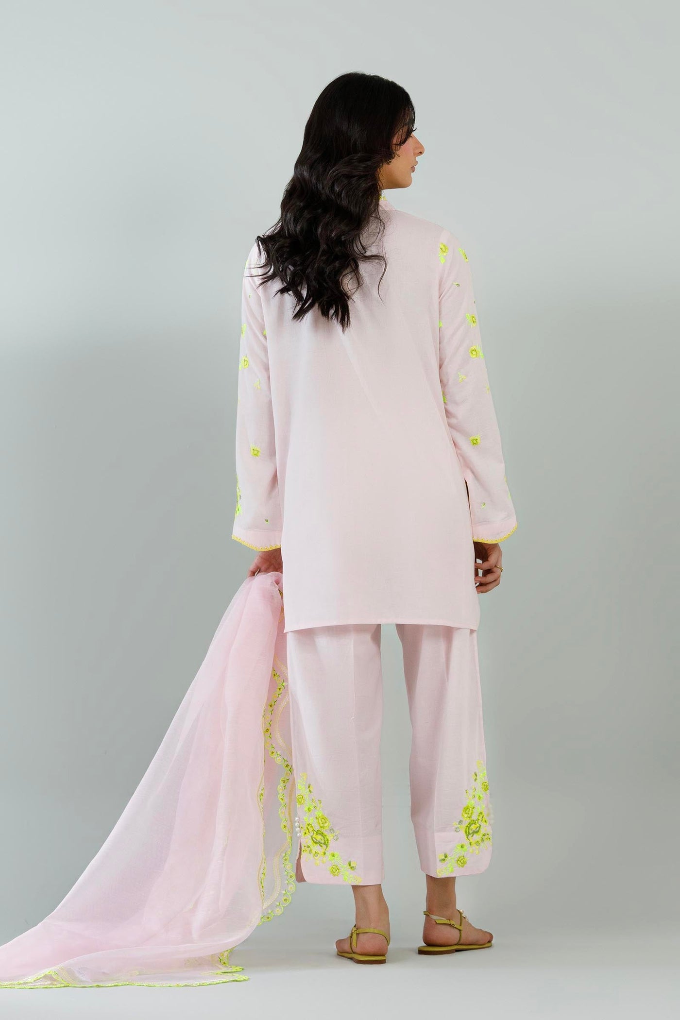 https://cdn.shopify.com/s/files/1/0740/1753/8280/files/SS26ESE406P3_2.jpg?v=1779434413