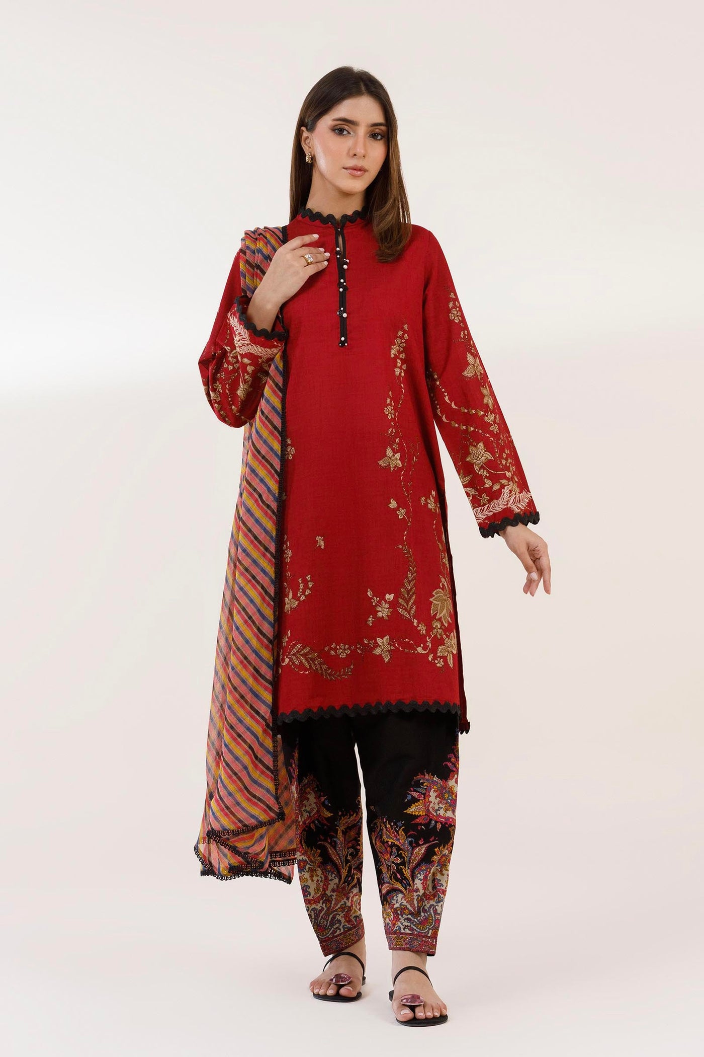 sana-safinaz-pool-57291228