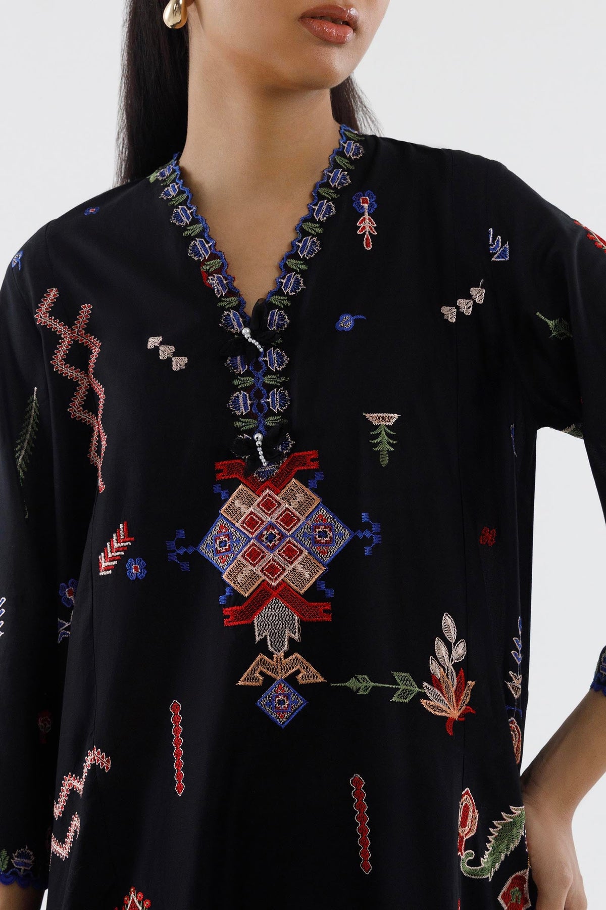Stitched Embroidered Muzlin Cambric Suit