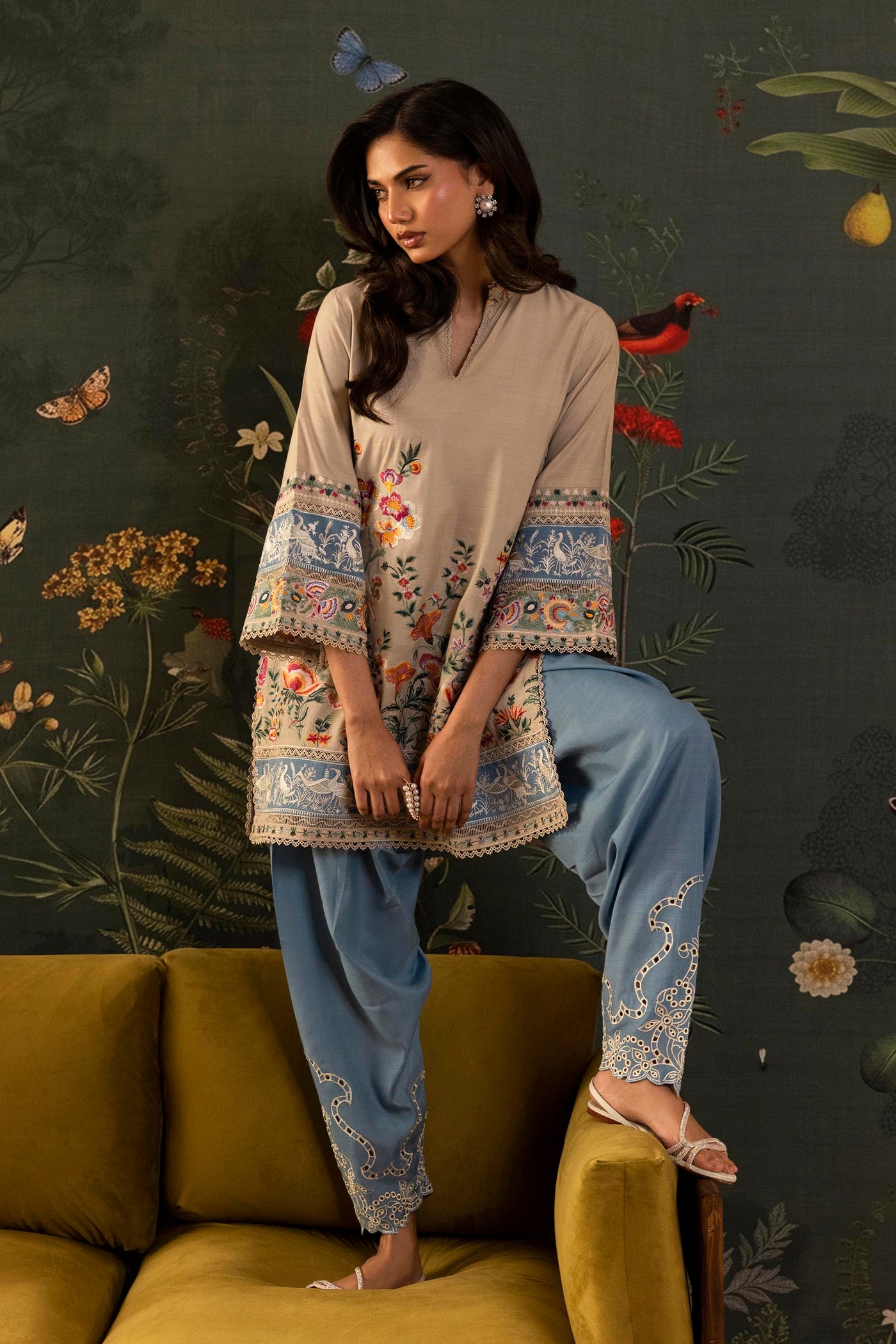 https://cdn.shopify.com/s/files/1/0740/1753/8280/files/SS26SGE423P2T_4_41adad6b-65f2-4e8a-8466-990df1eaf313.jpg?v=1779205368