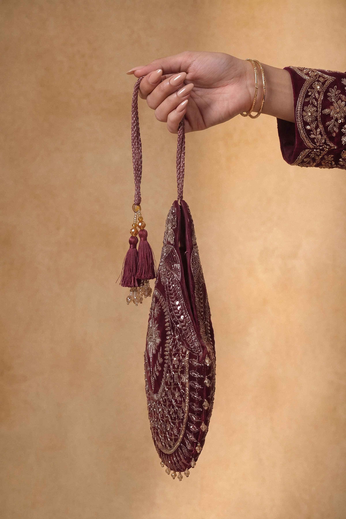 Embroidered Pouch - ST1PE-LUXE26WV1-2