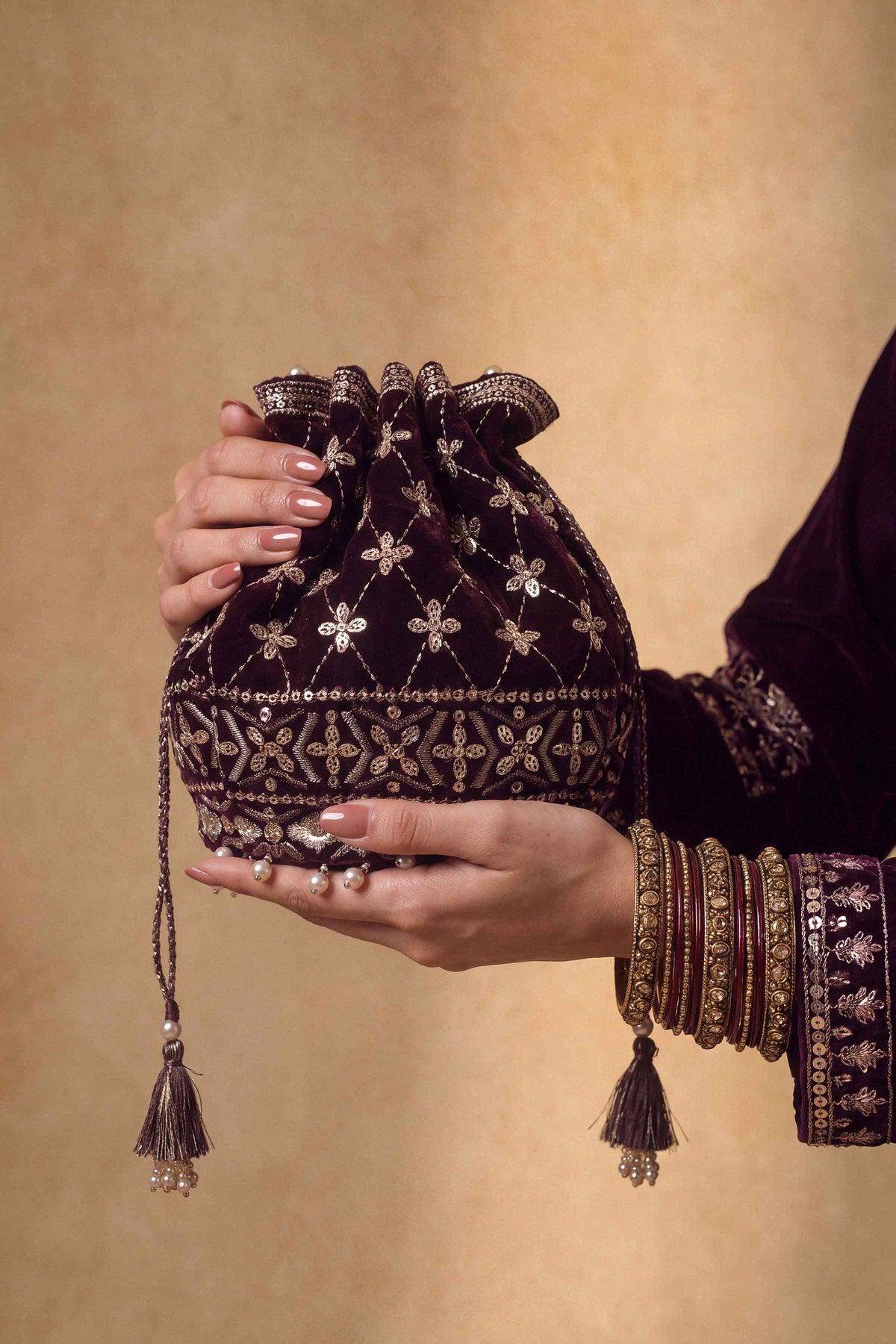 Embroidered Pouch - ST1PE-LUXE26WV2-9